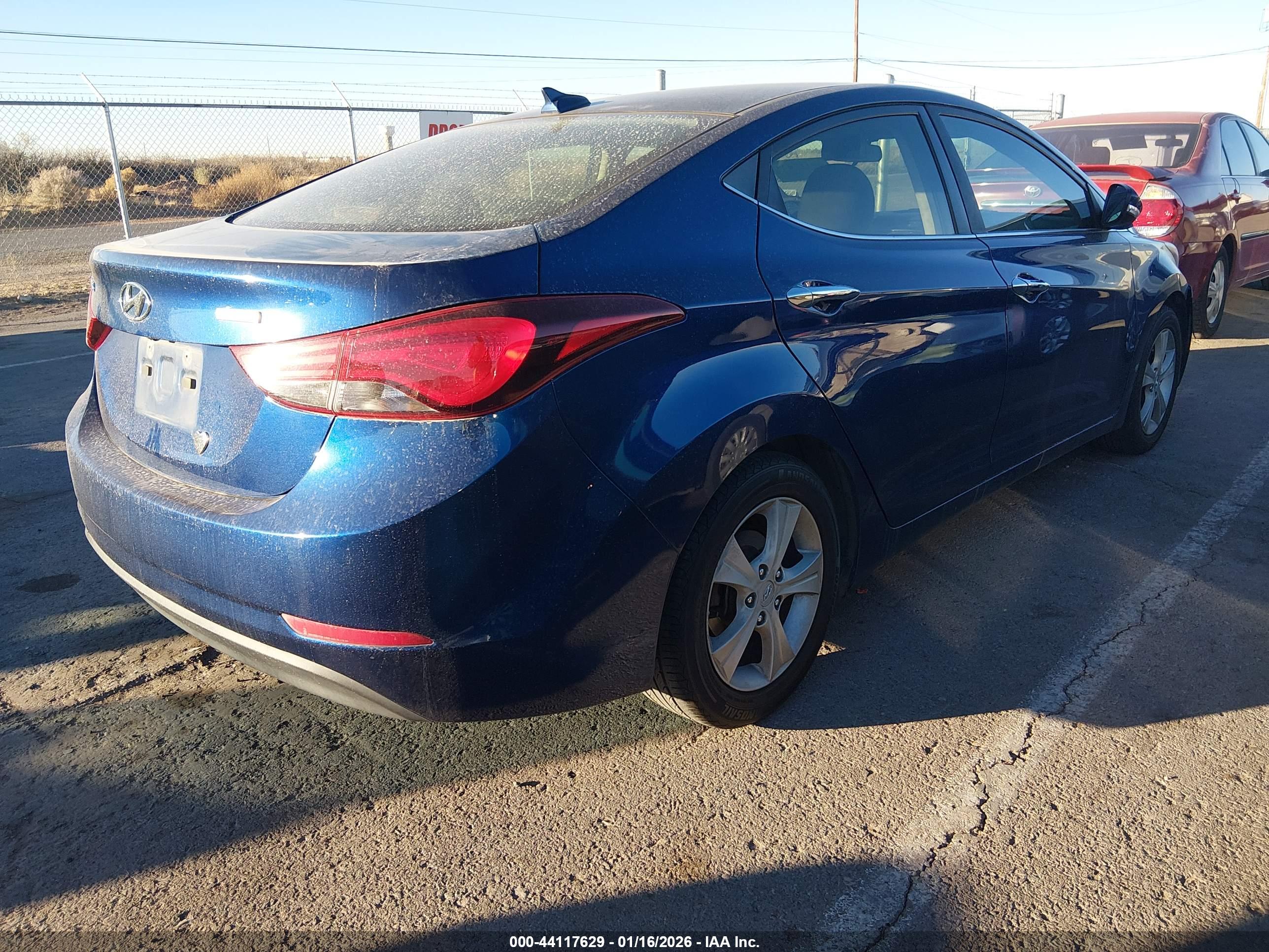 HYUNDAI ELANTRA image 4
