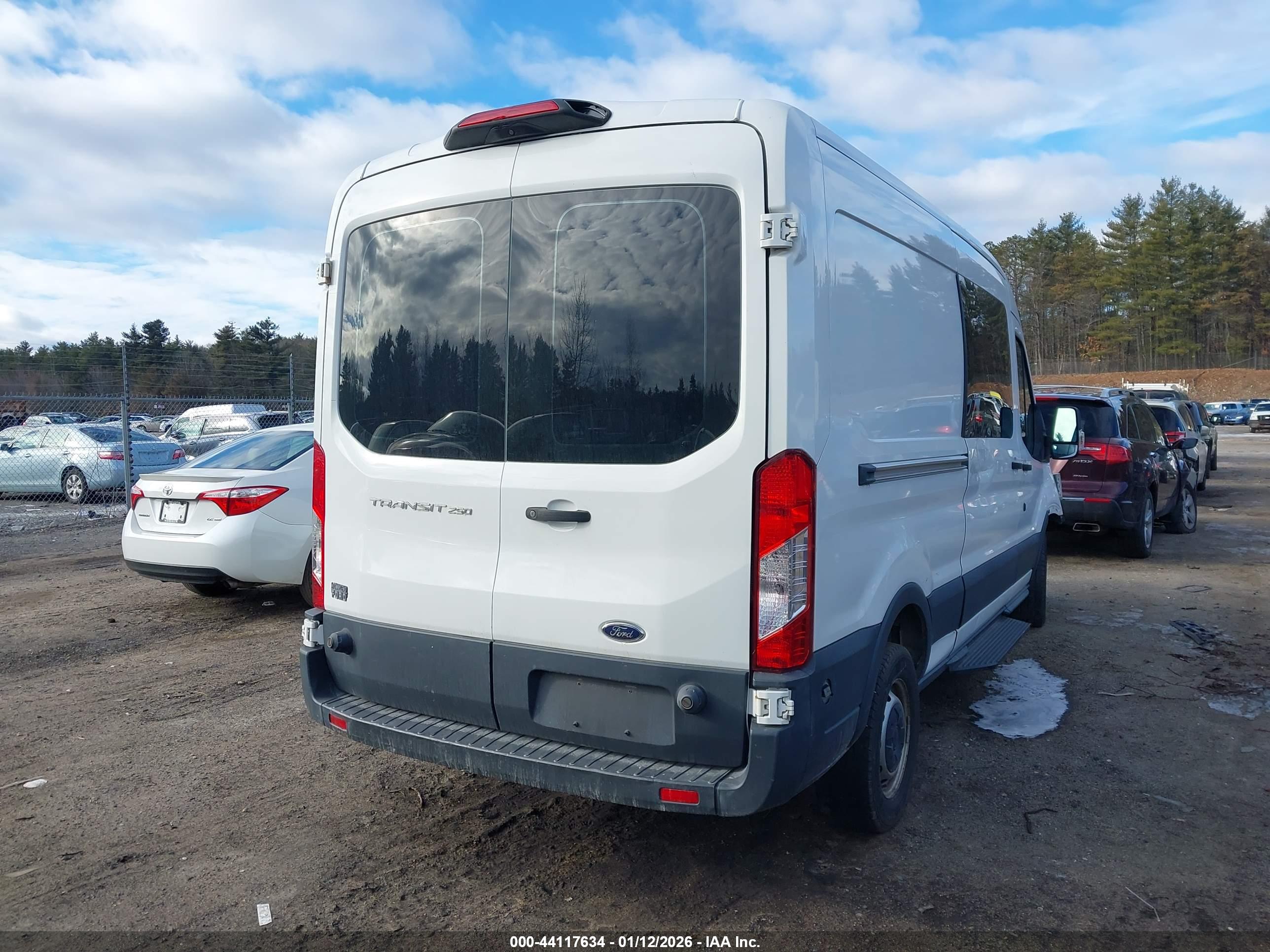 FORD TRANSIT-250 image 4