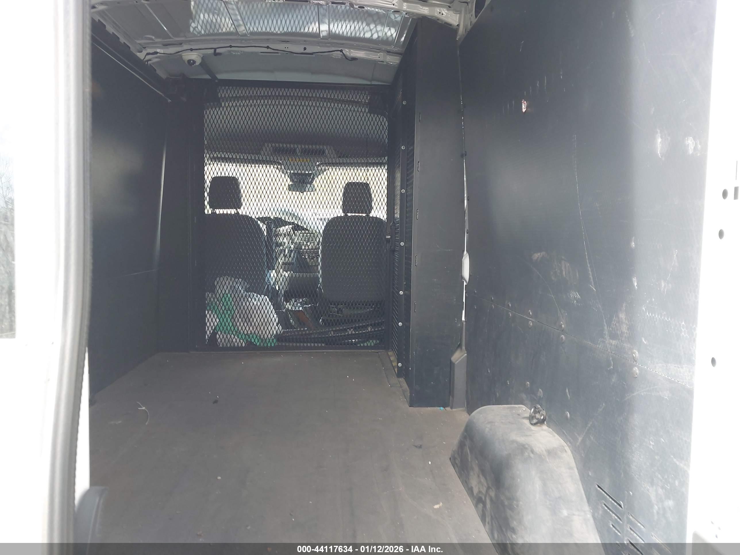 FORD TRANSIT-250 image 8