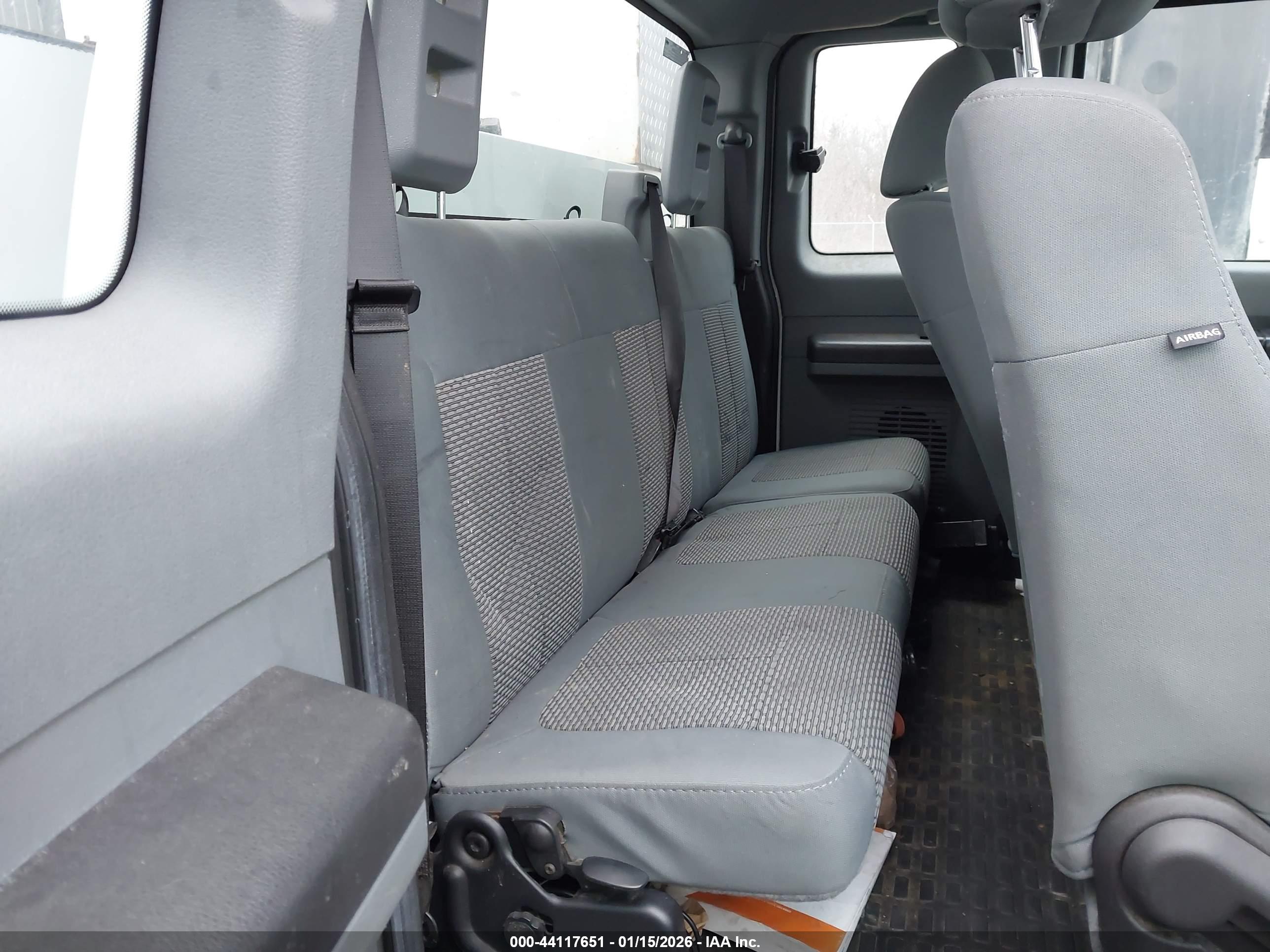 FORD F-450 image 8