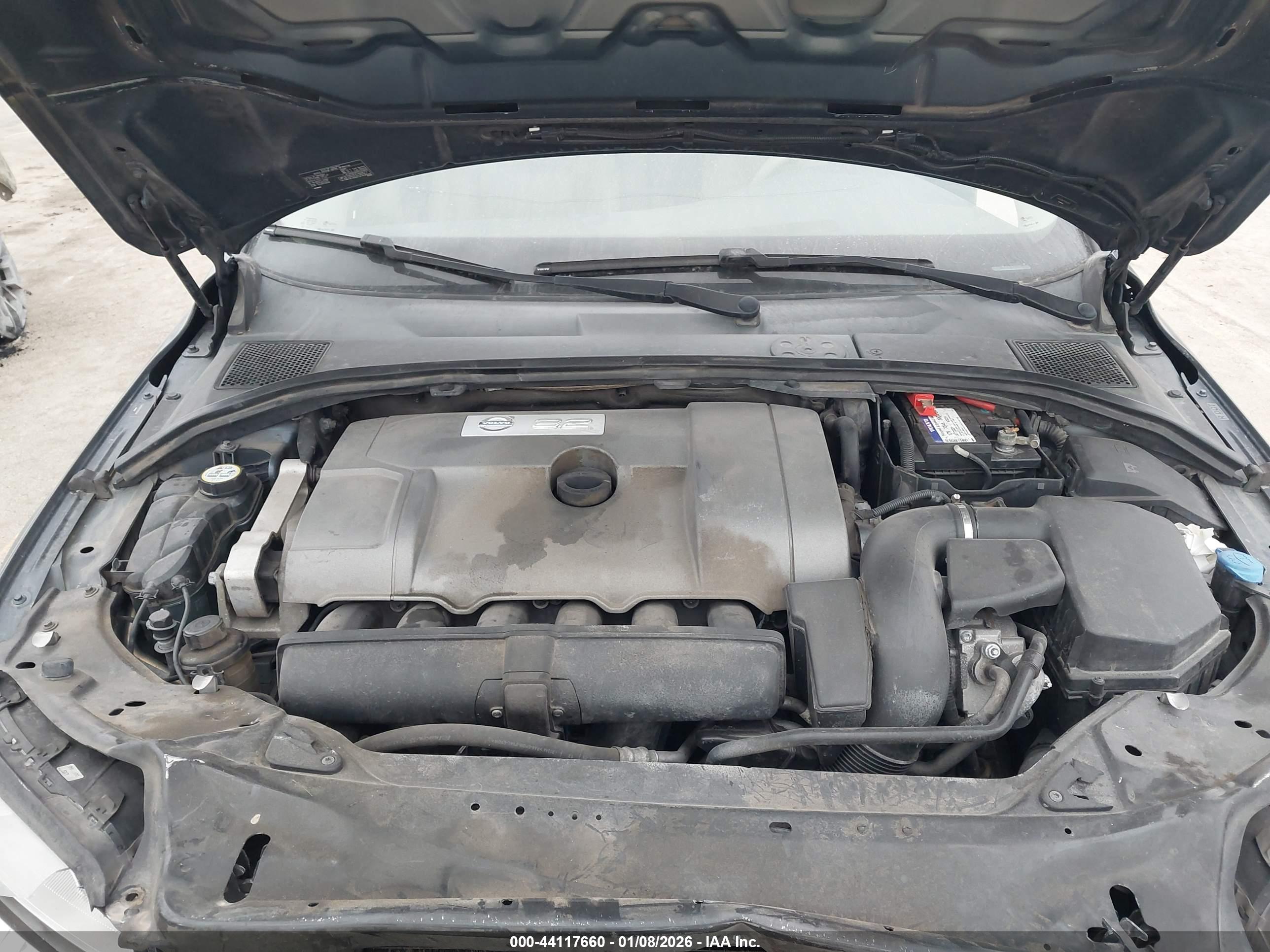 VOLVO XC70 image 10