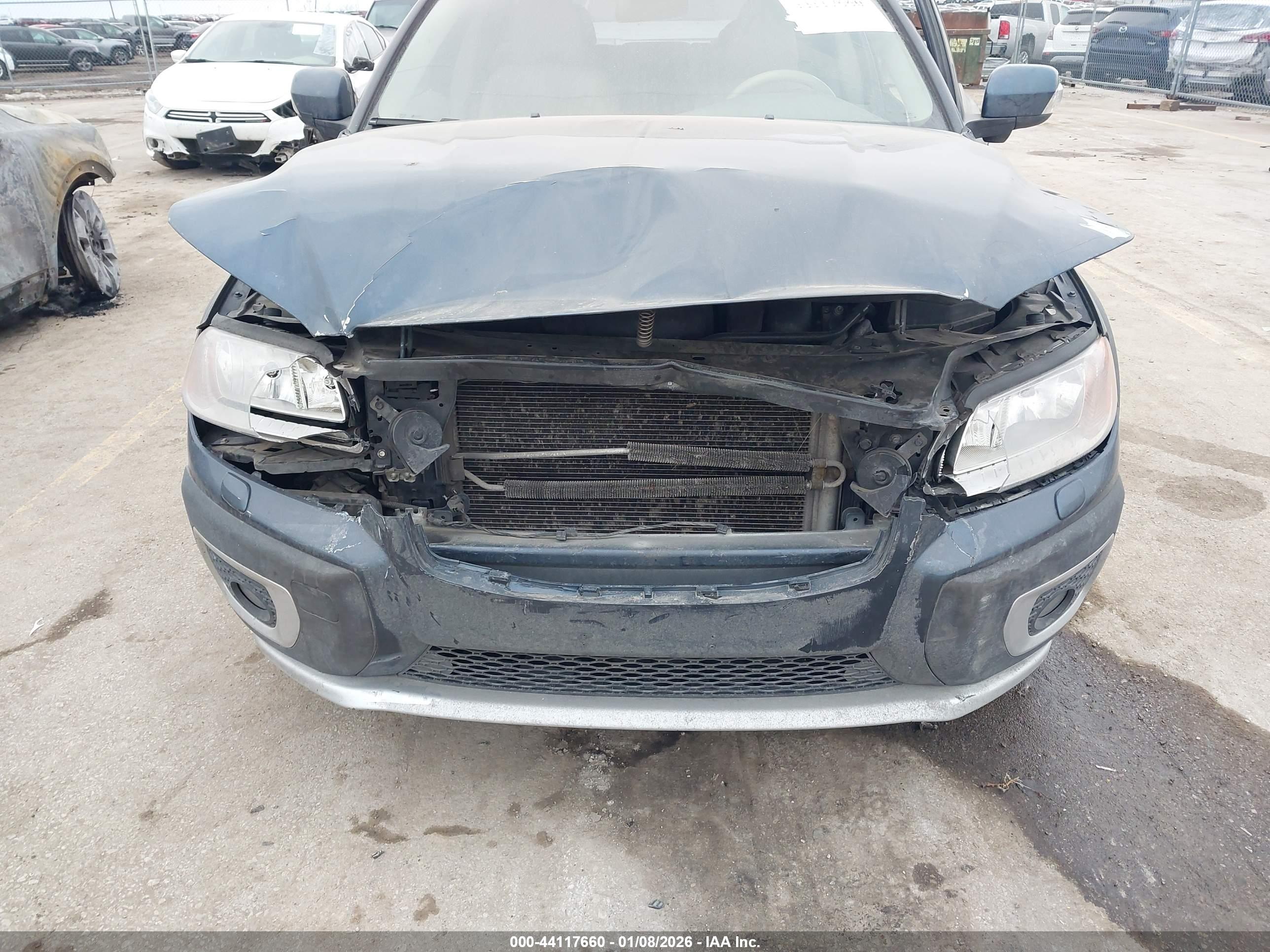 VOLVO XC70 image 6