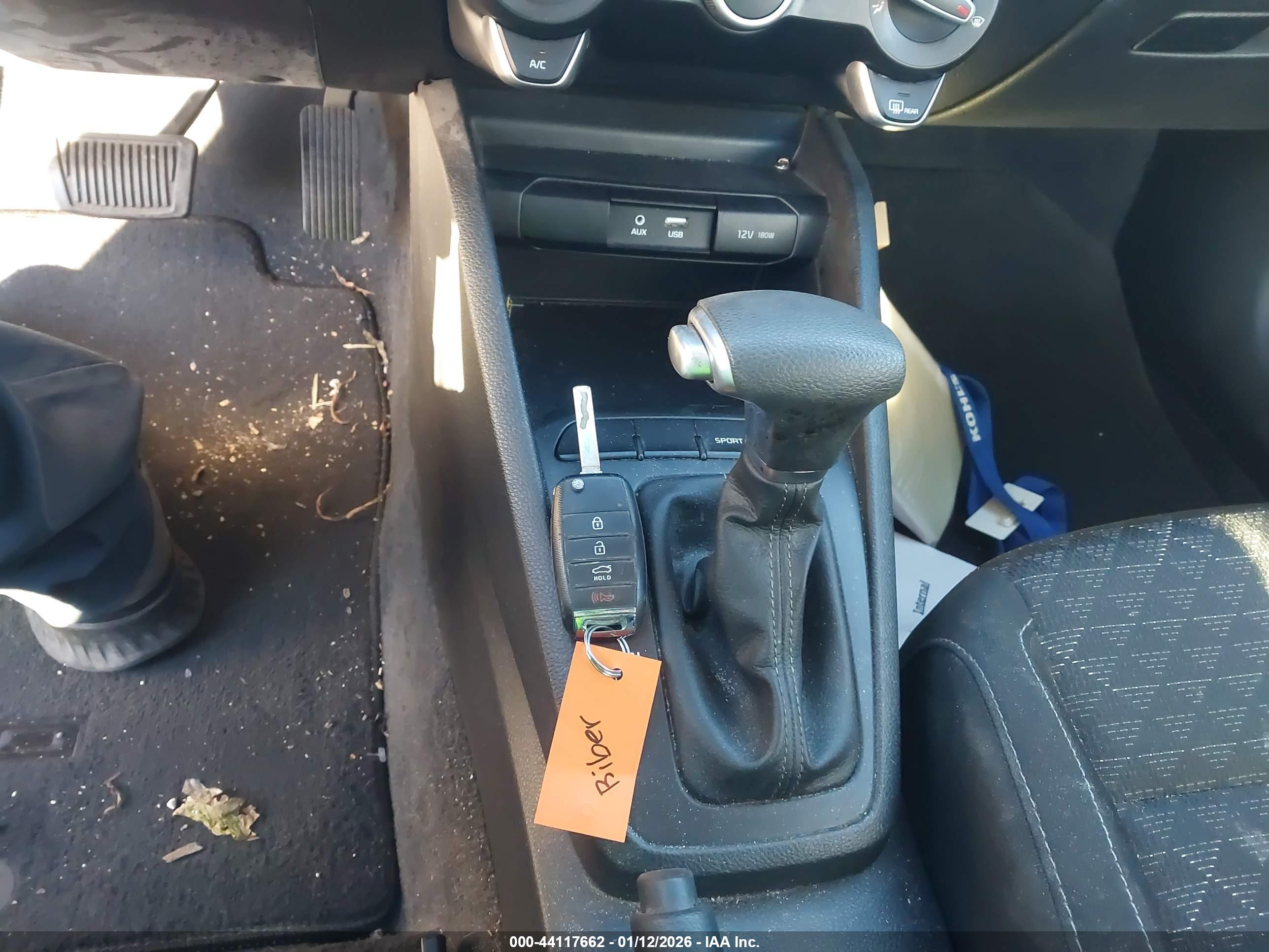 KIA RIO image 11