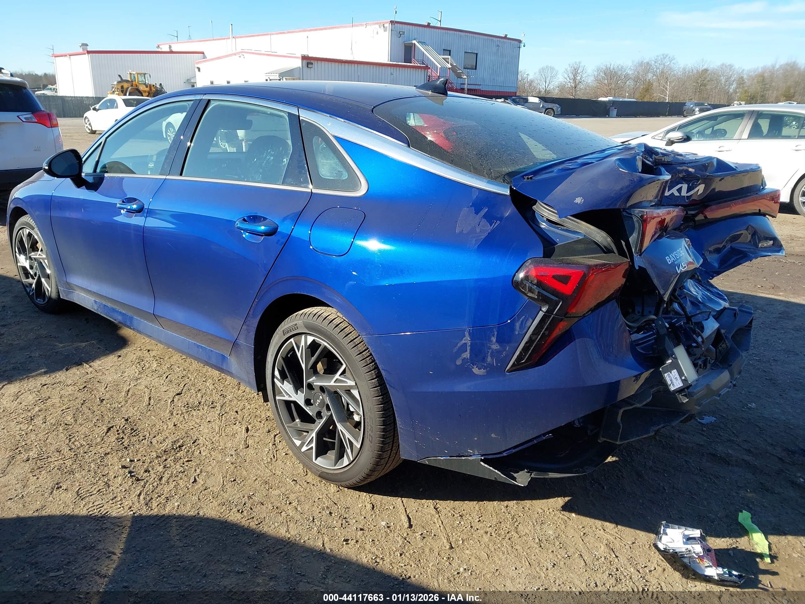 KIA K5 image 3