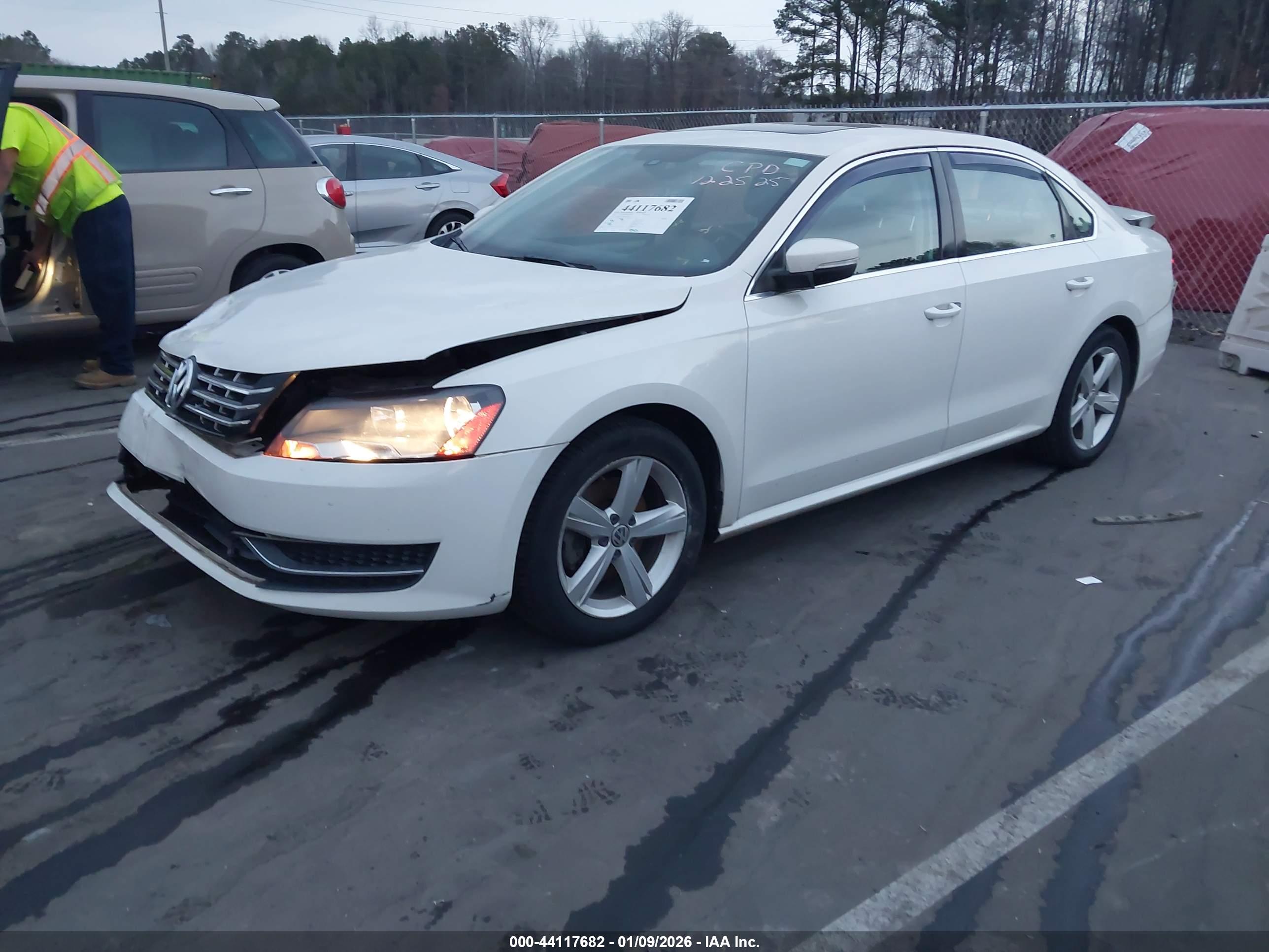VOLKSWAGEN PASSAT image 2