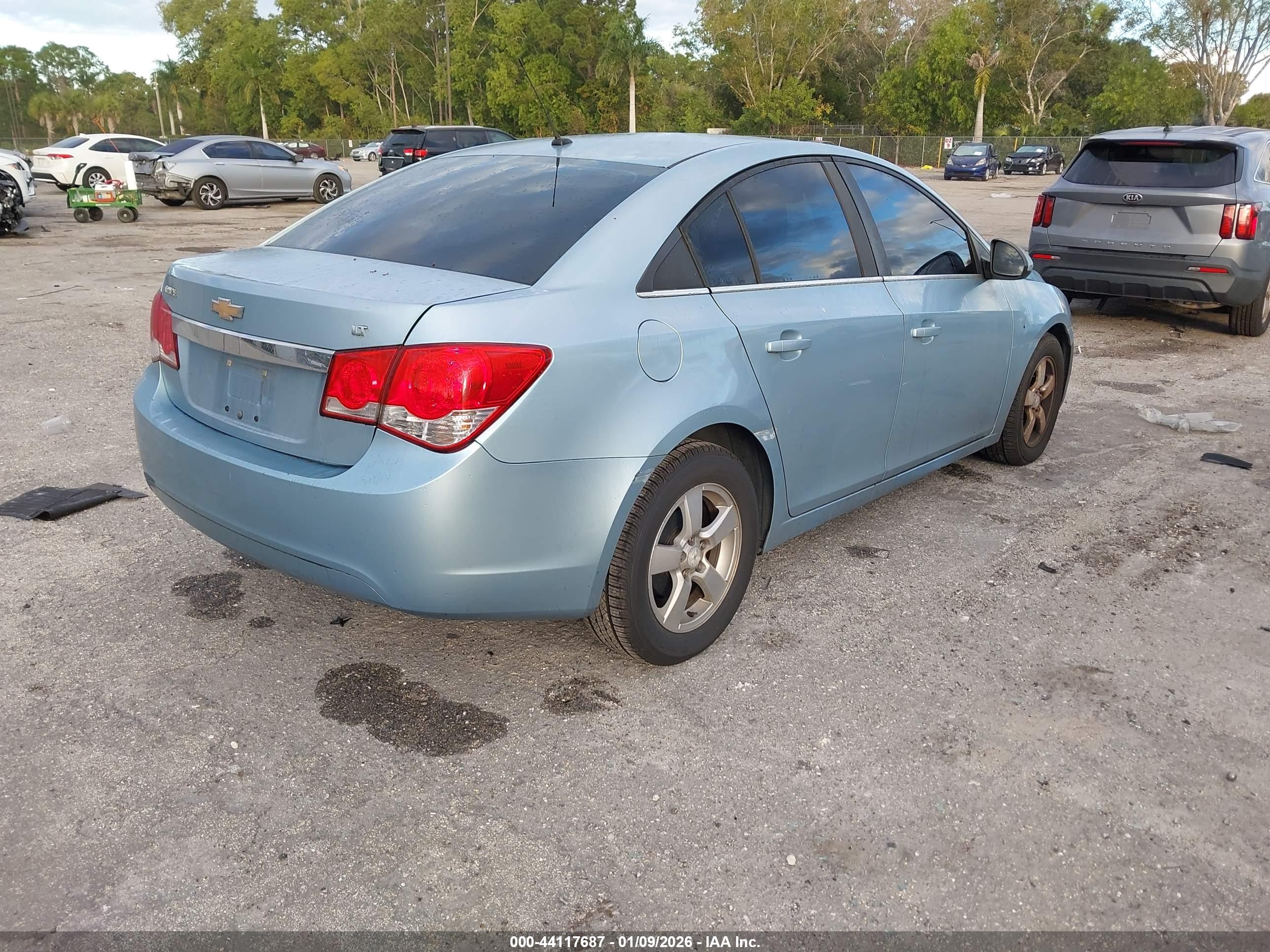 CHEVROLET CRUZE image 4