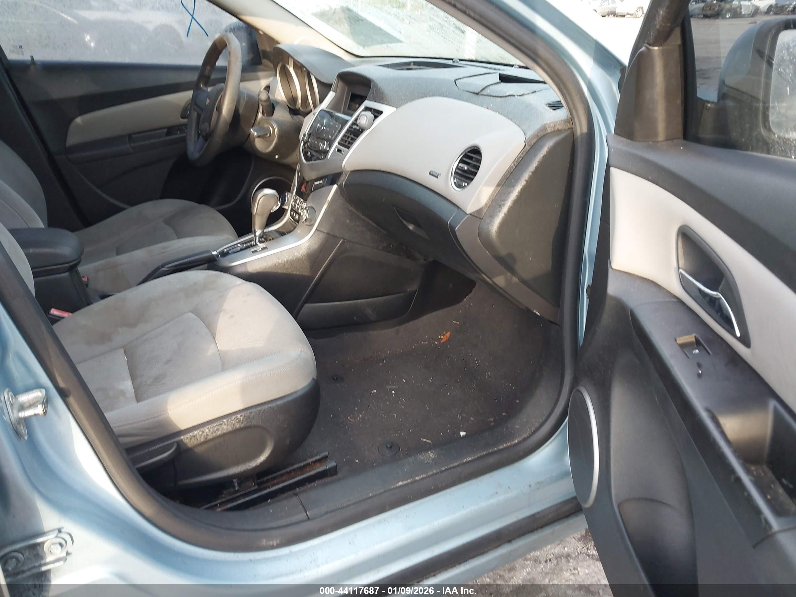 CHEVROLET CRUZE image 5