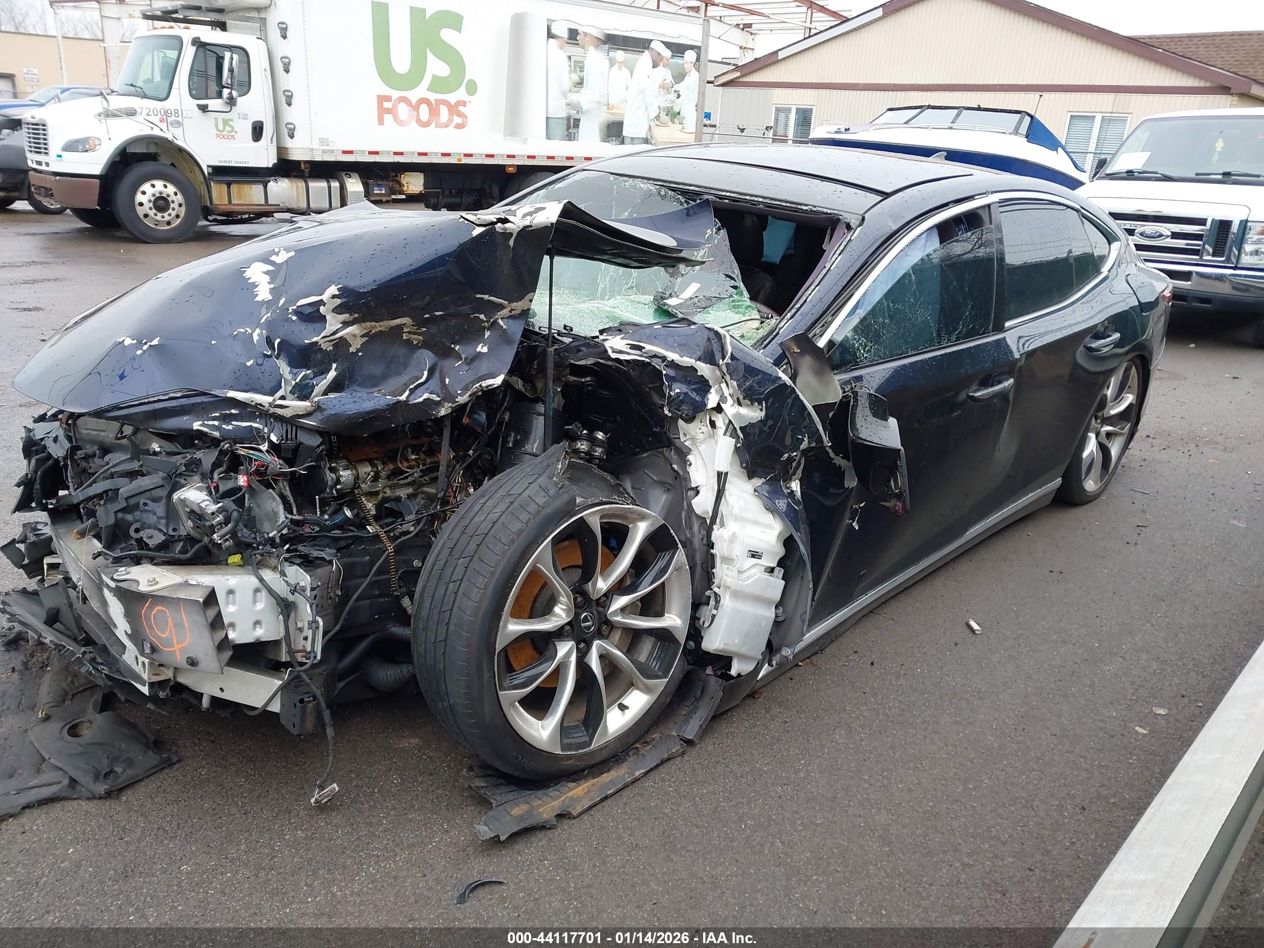 LEXUS LS image 2