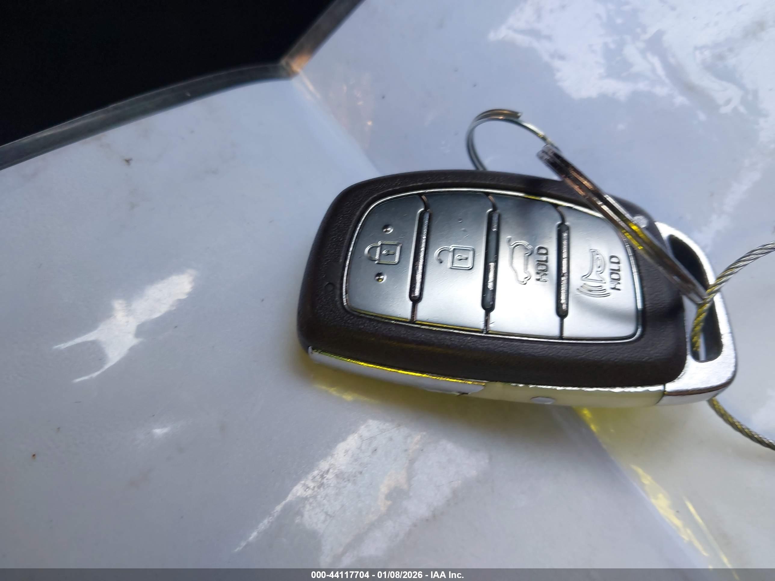 HYUNDAI TUCSON image 11