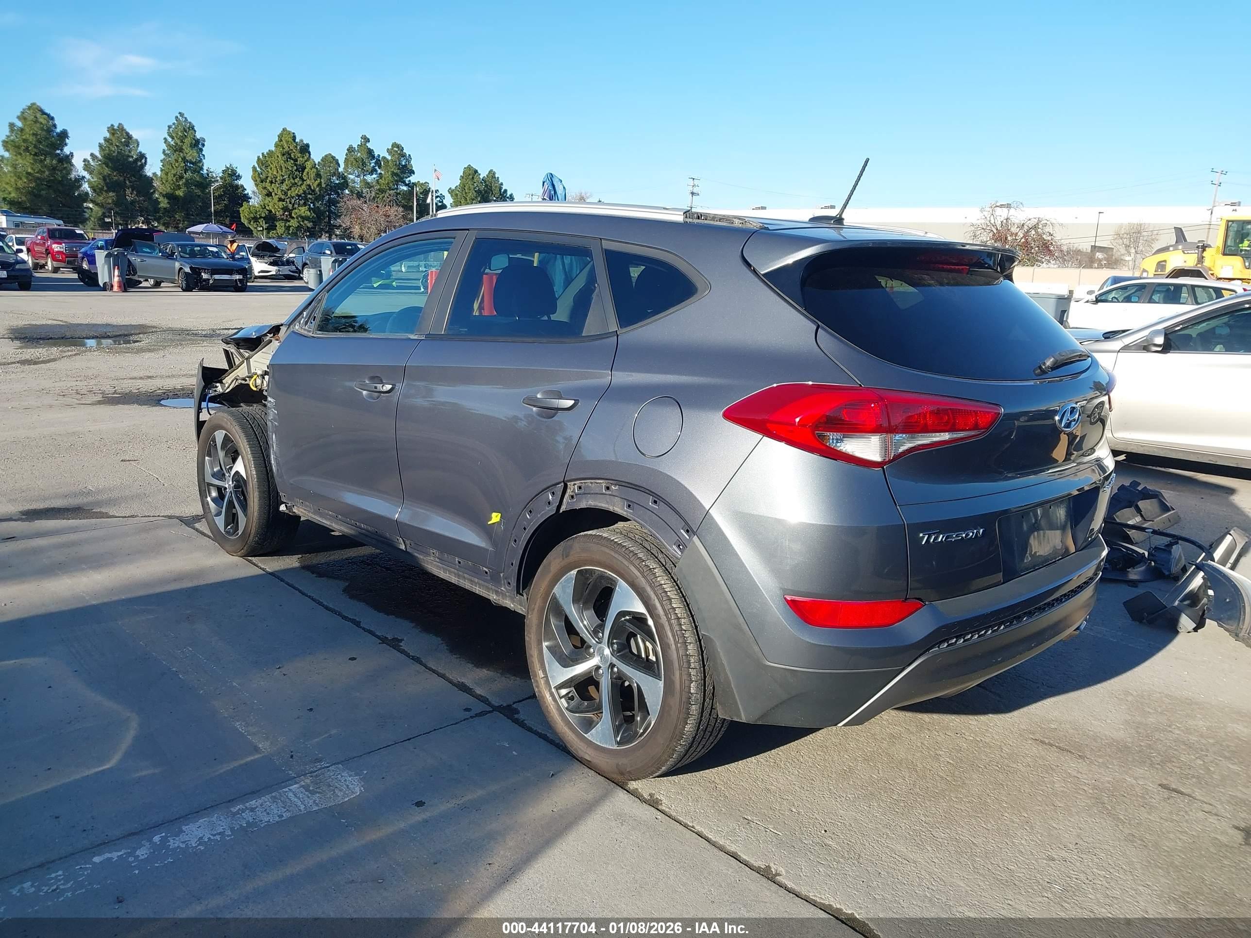 HYUNDAI TUCSON image 3