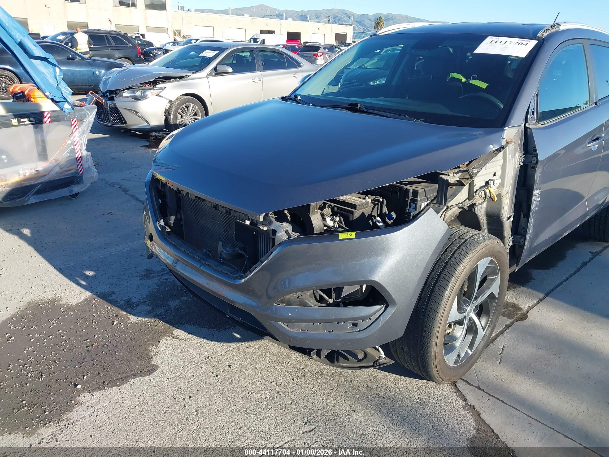 HYUNDAI TUCSON image 6