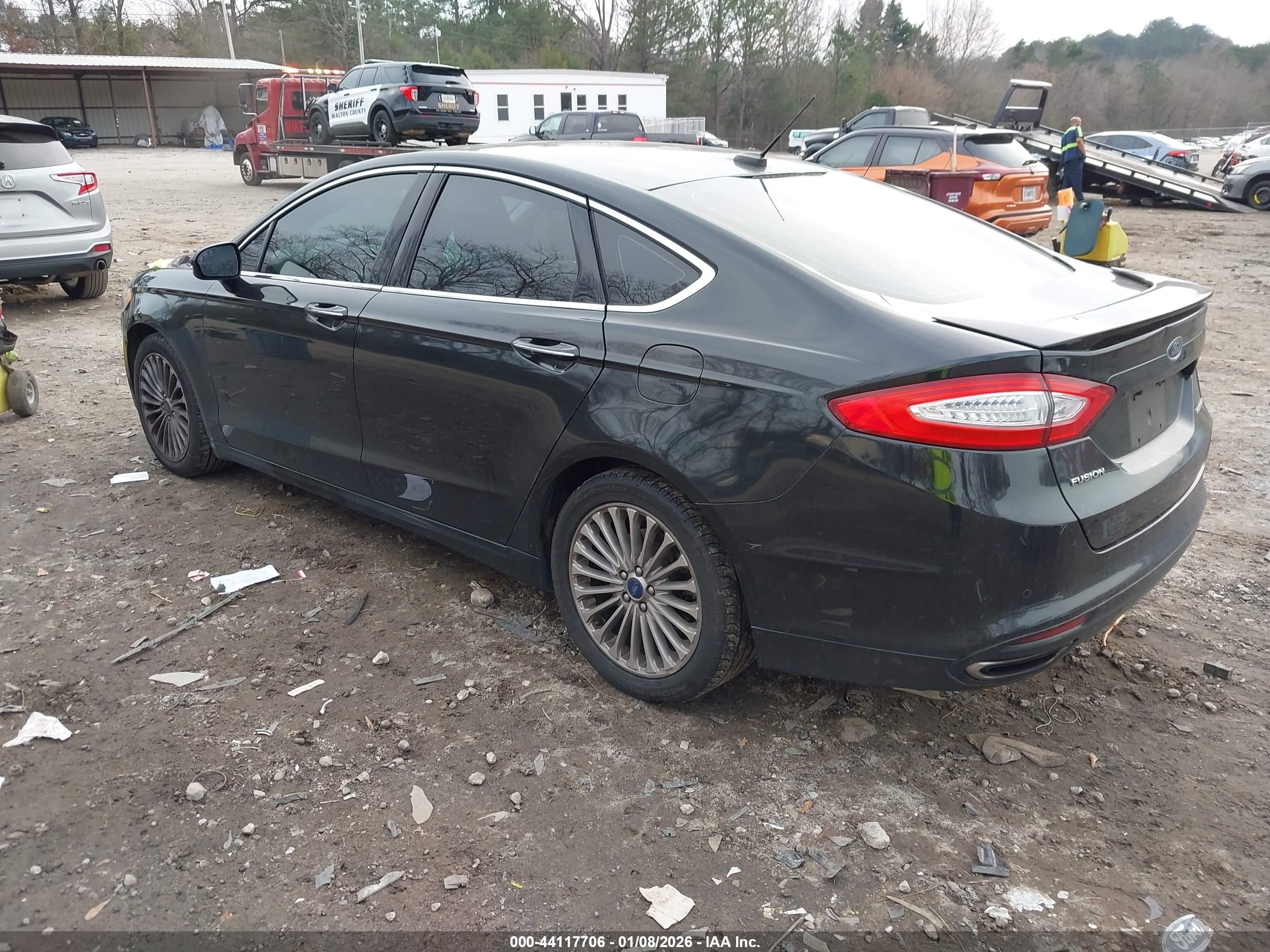 FORD FUSION image 3