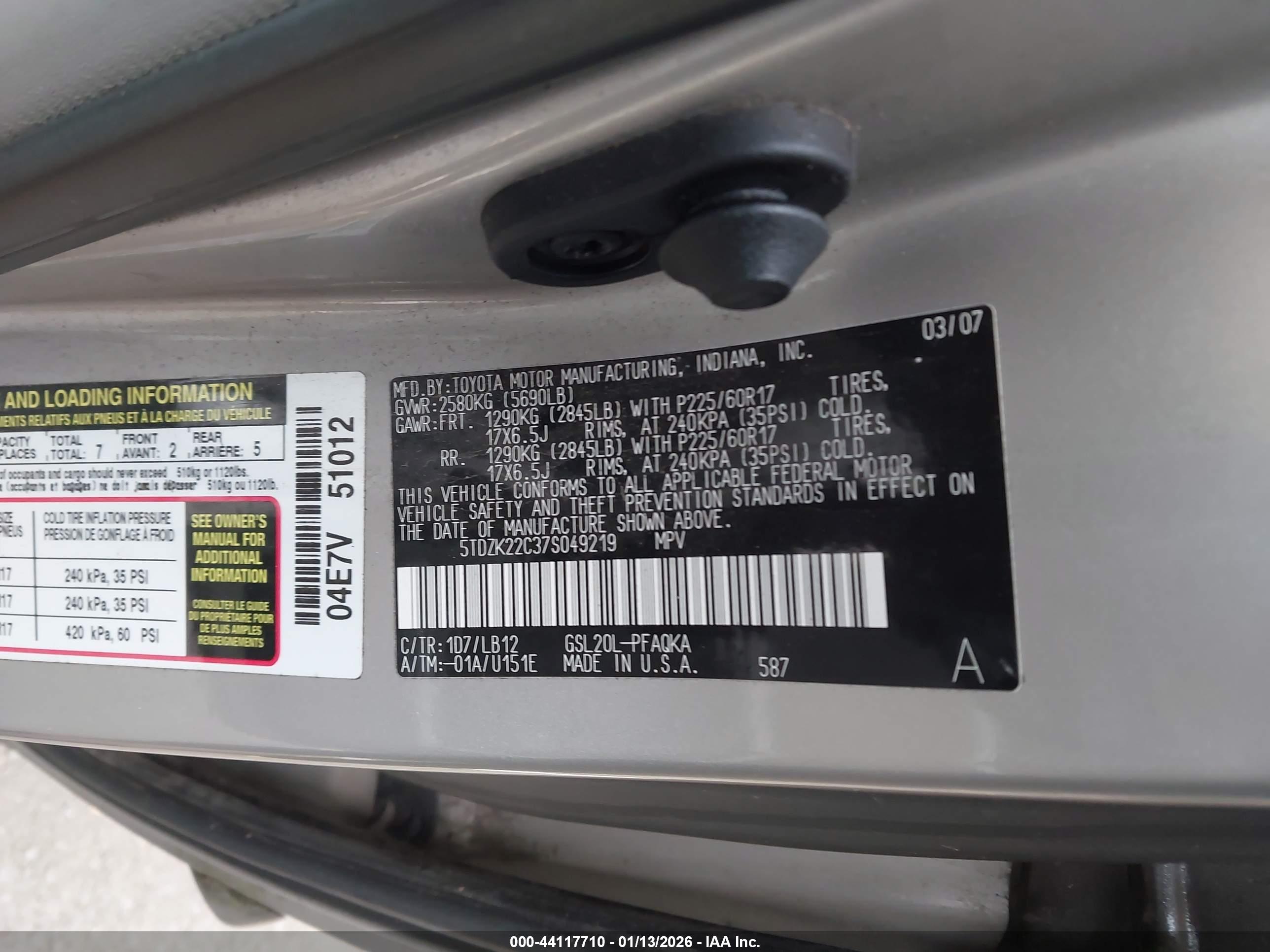 TOYOTA SIENNA image 9