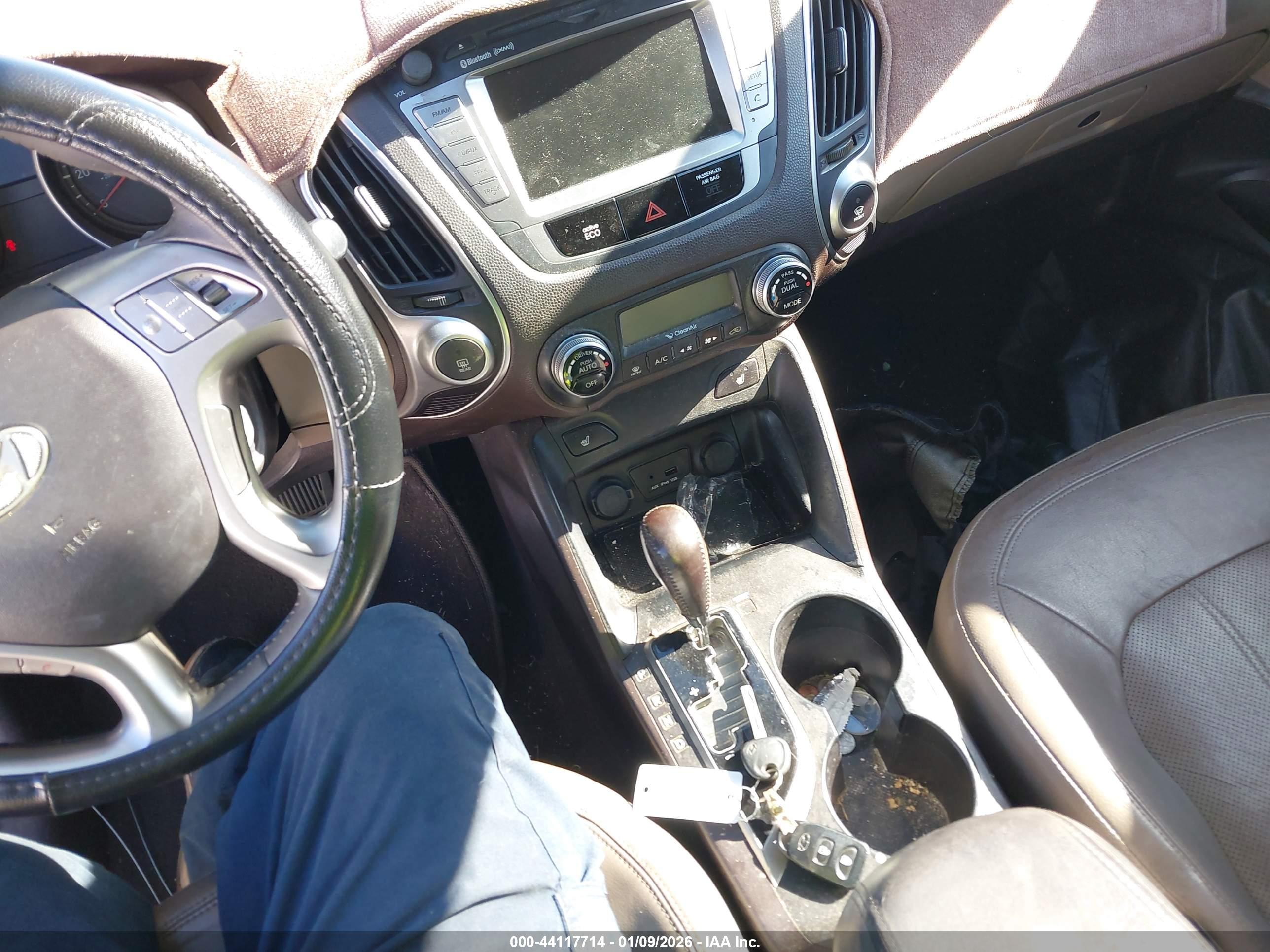 HYUNDAI TUCSON image 11
