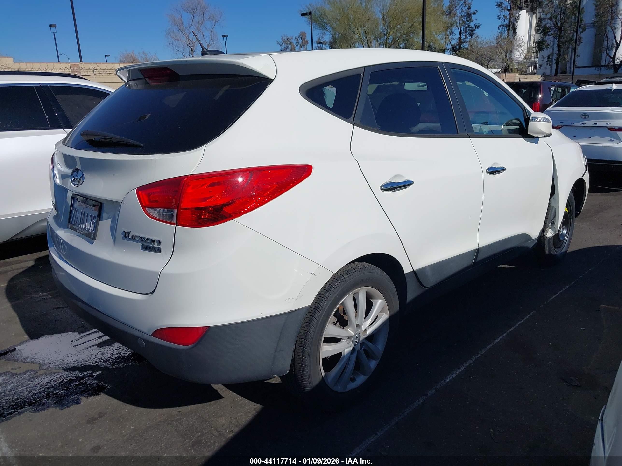 HYUNDAI TUCSON image 4