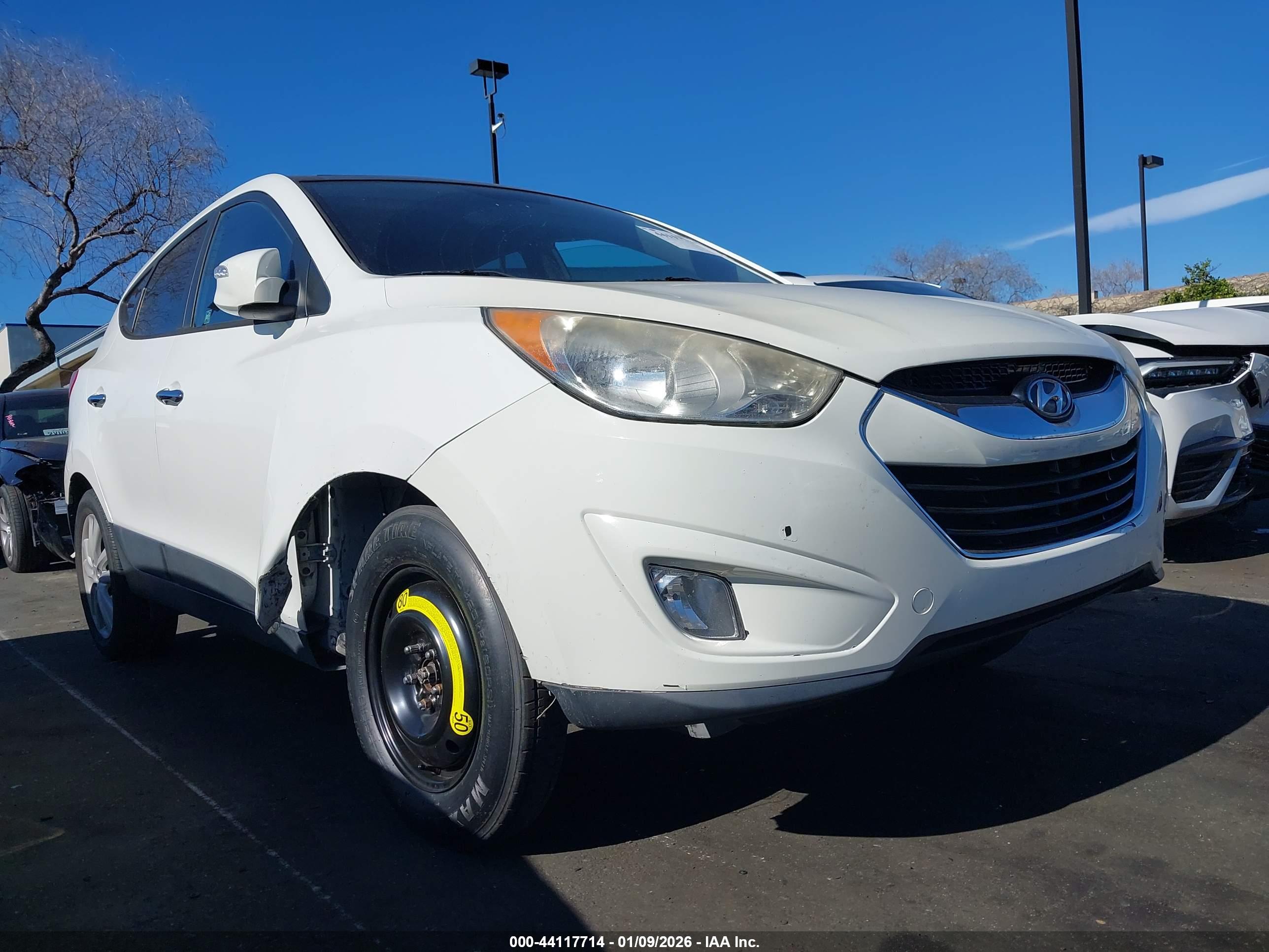 HYUNDAI TUCSON image 6