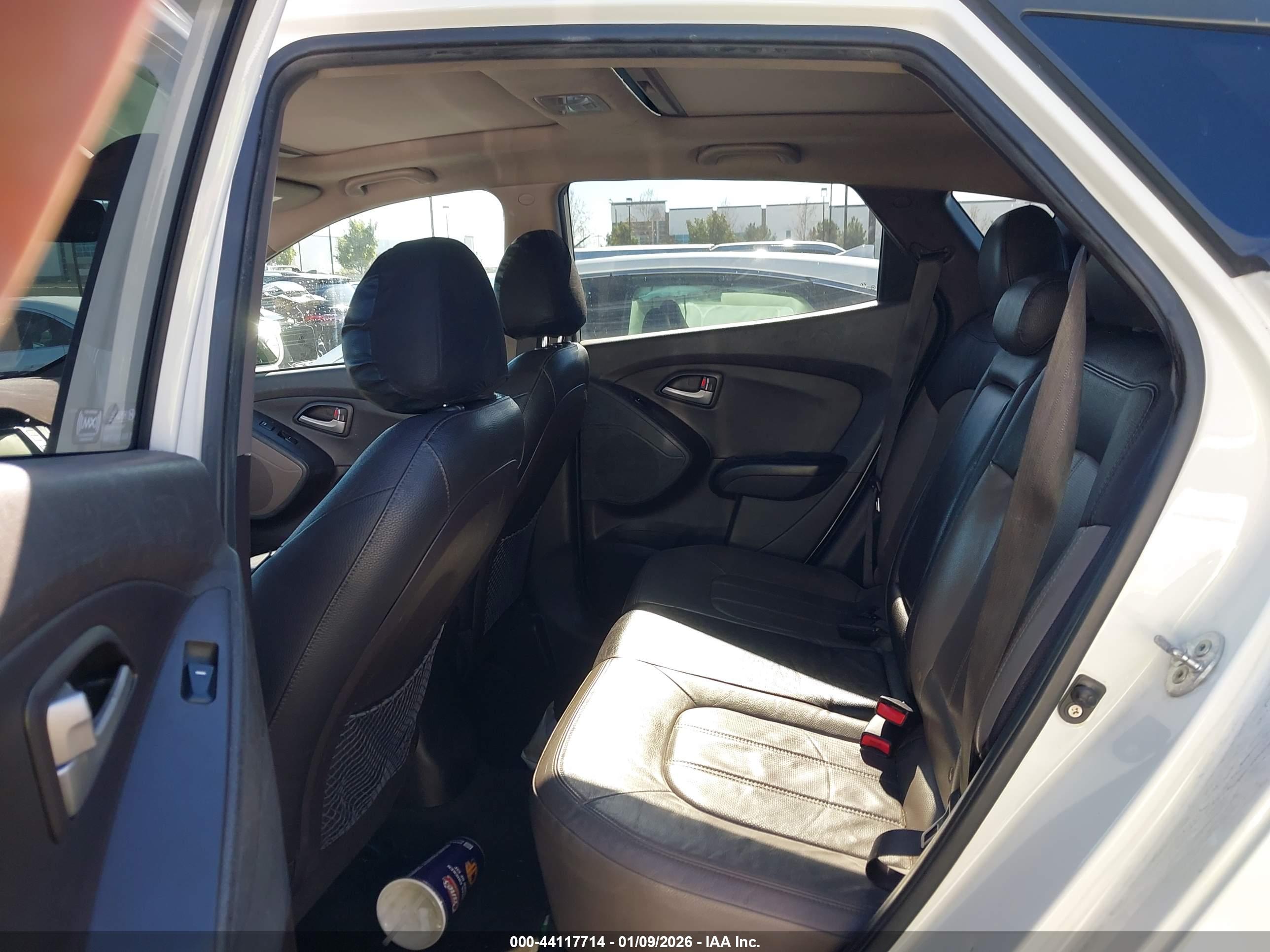 HYUNDAI TUCSON image 8