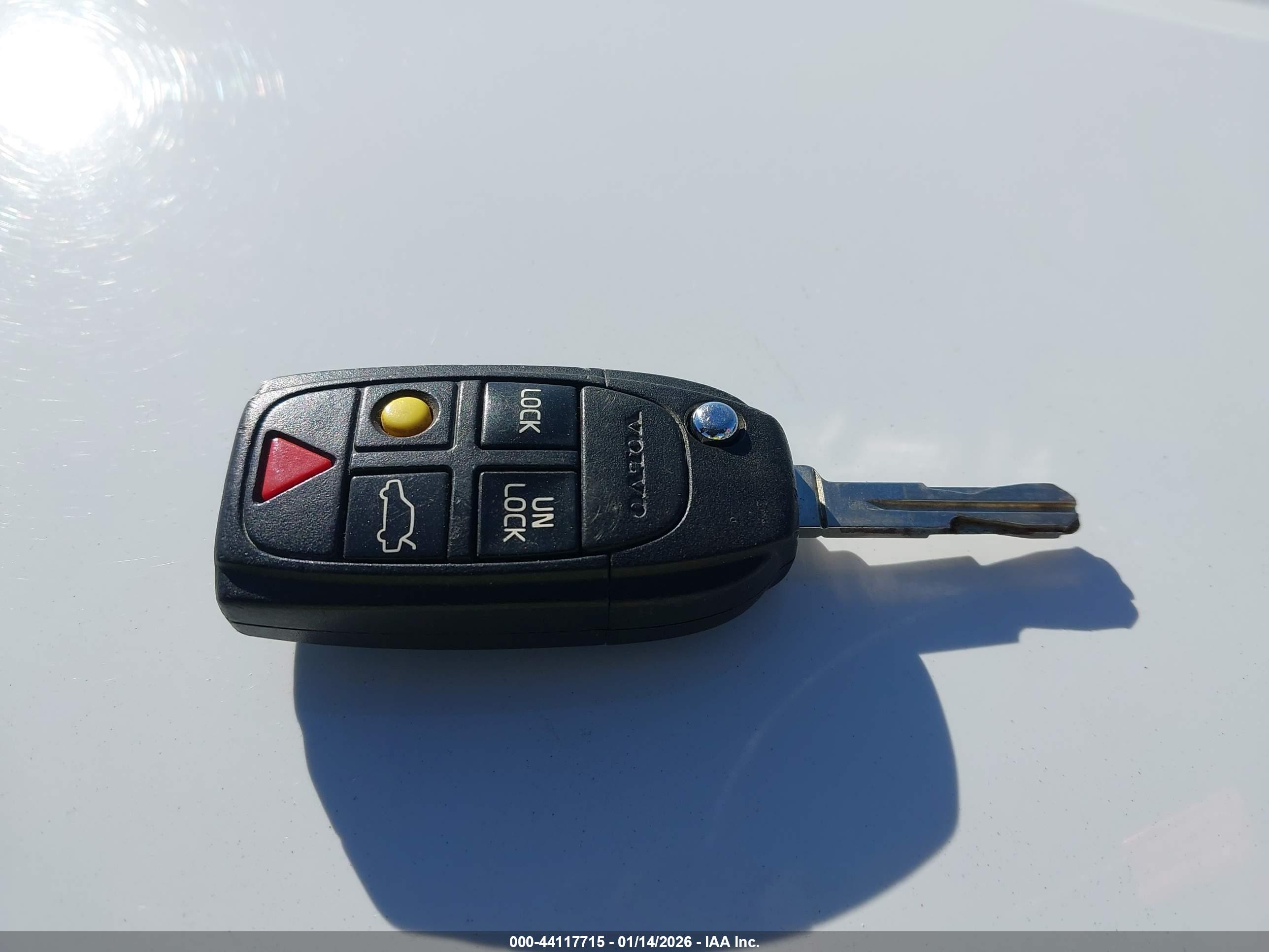 VOLVO S60 image 11