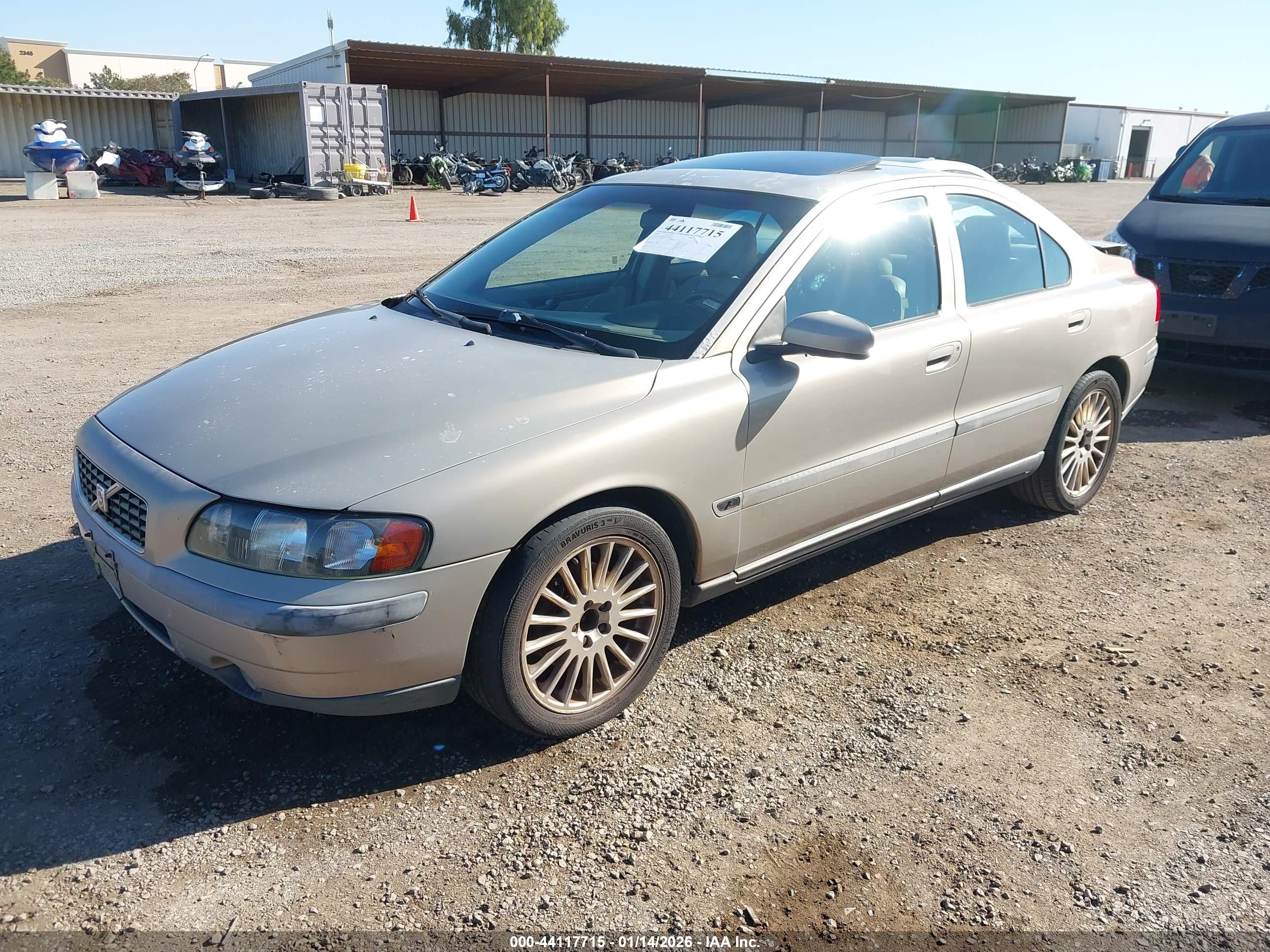VOLVO S60 image 2