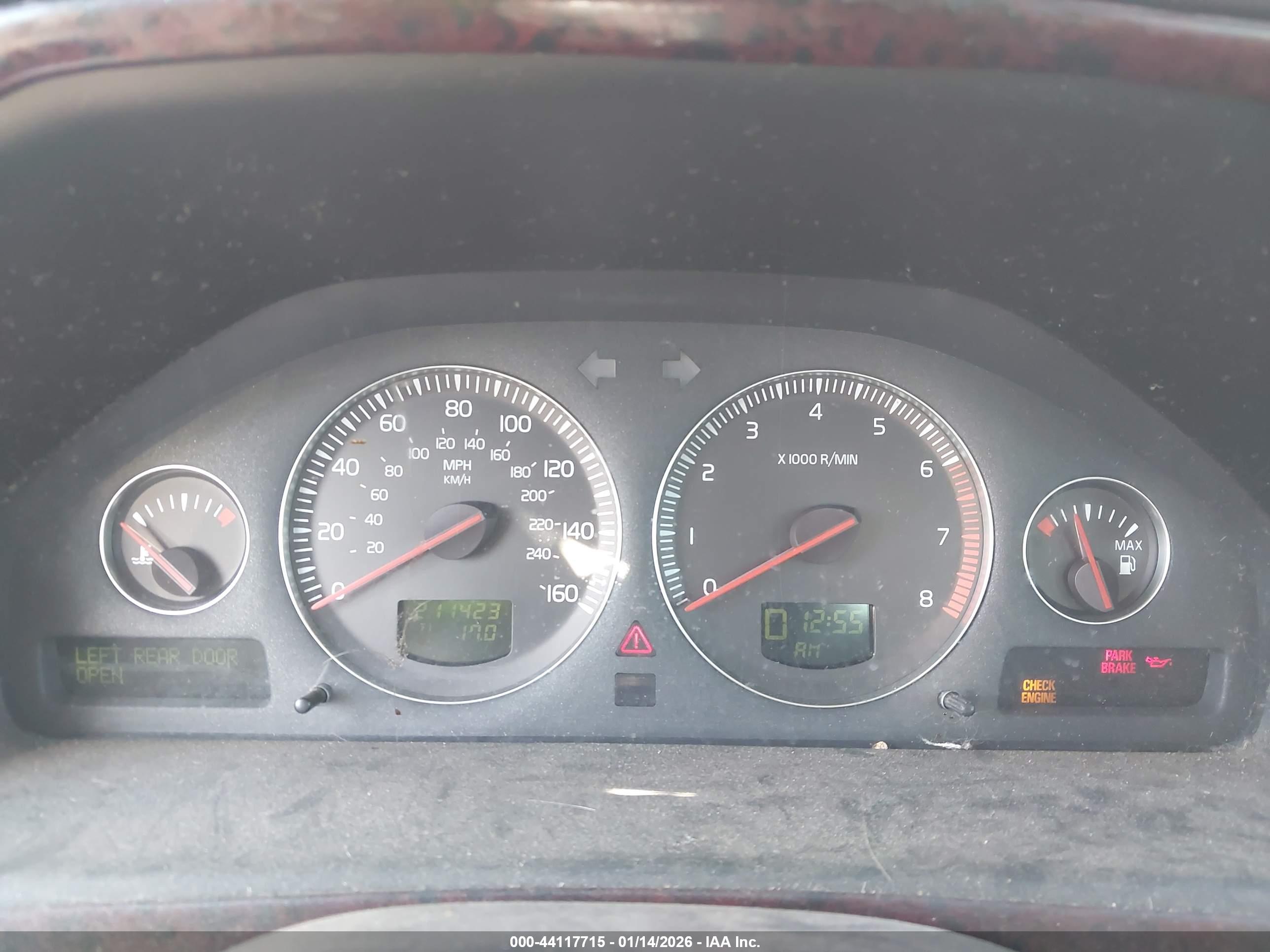 VOLVO S60 image 7