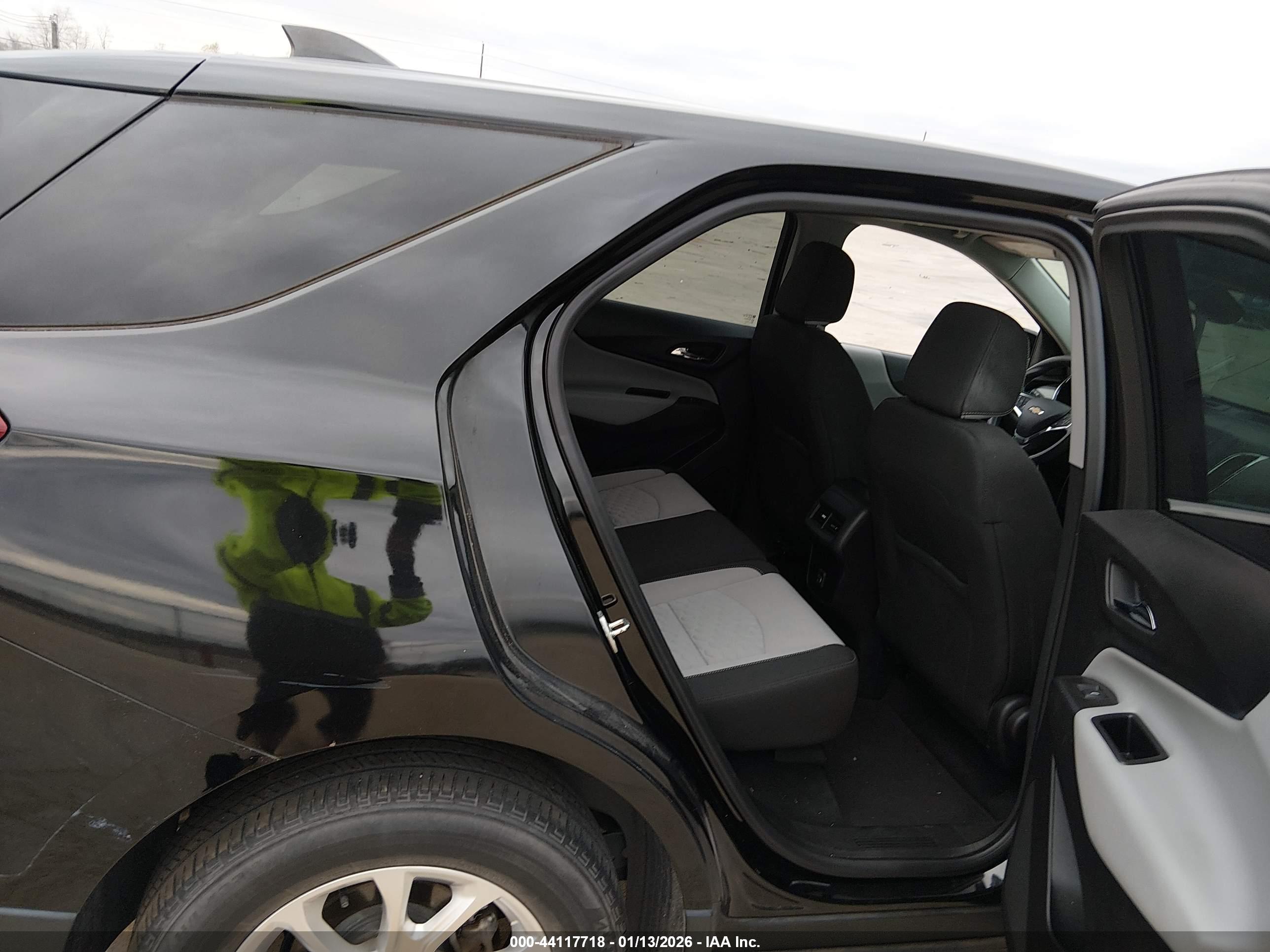 CHEVROLET EQUINOX image 8