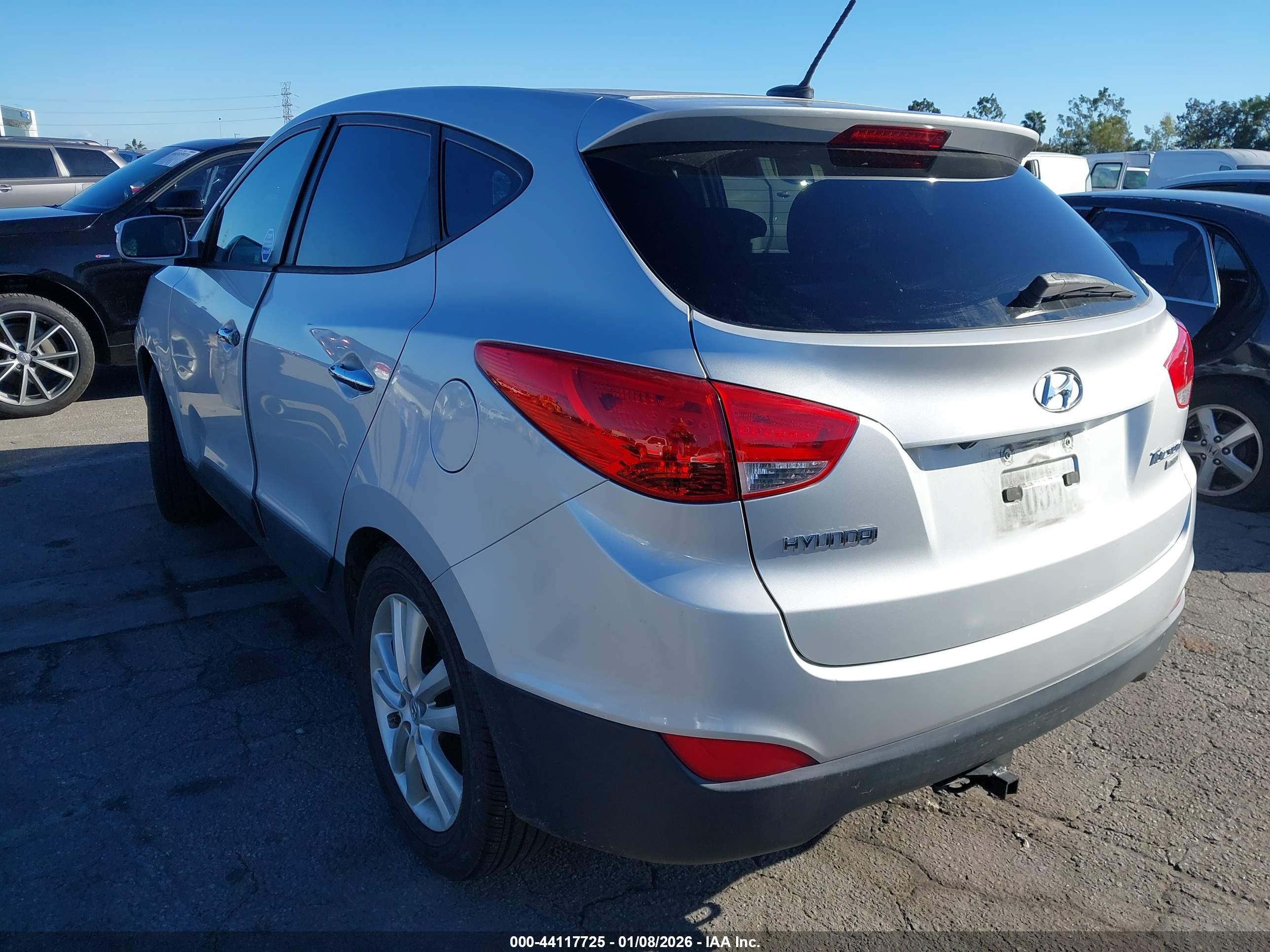 HYUNDAI TUCSON image 3