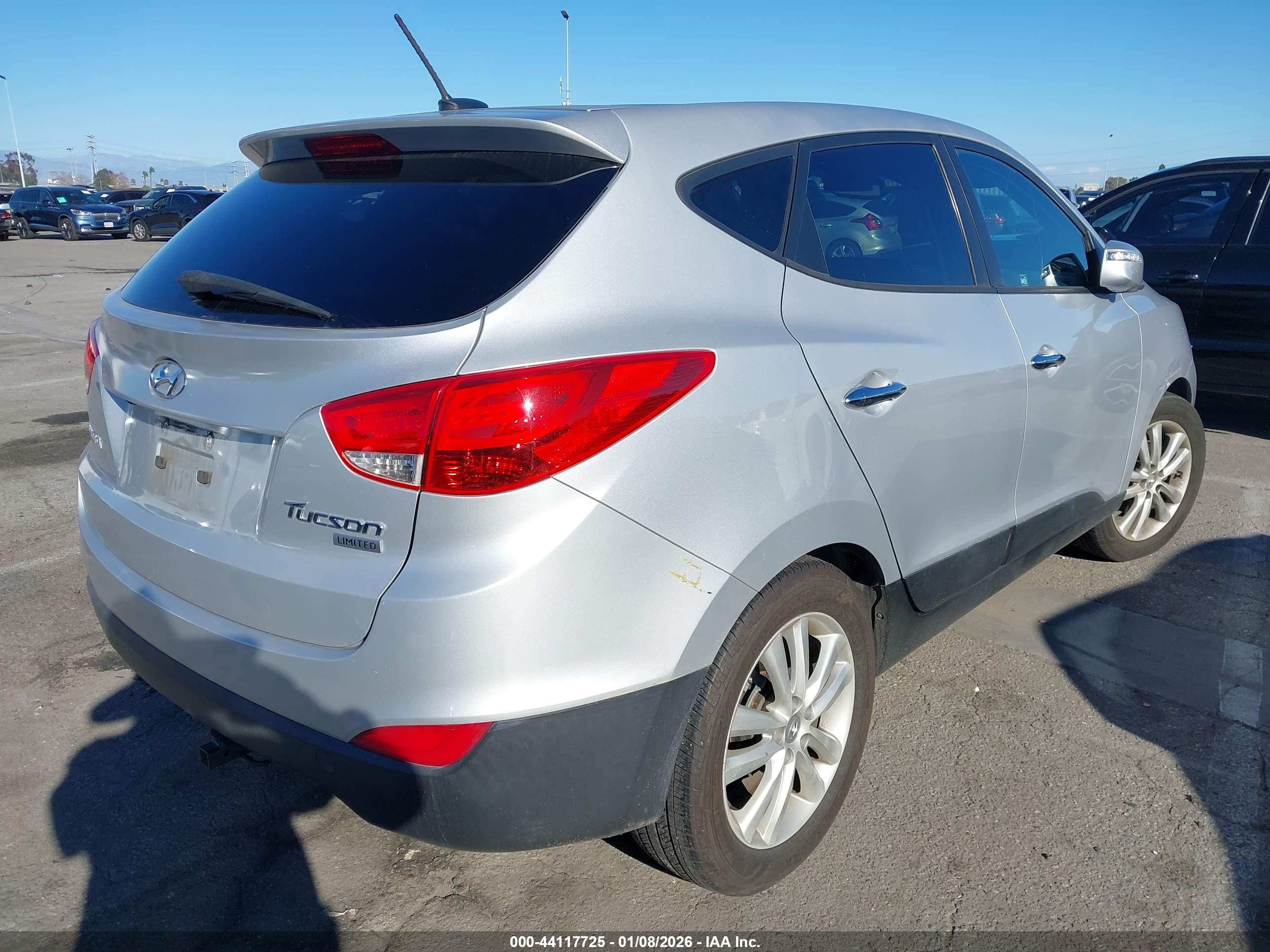 HYUNDAI TUCSON image 4