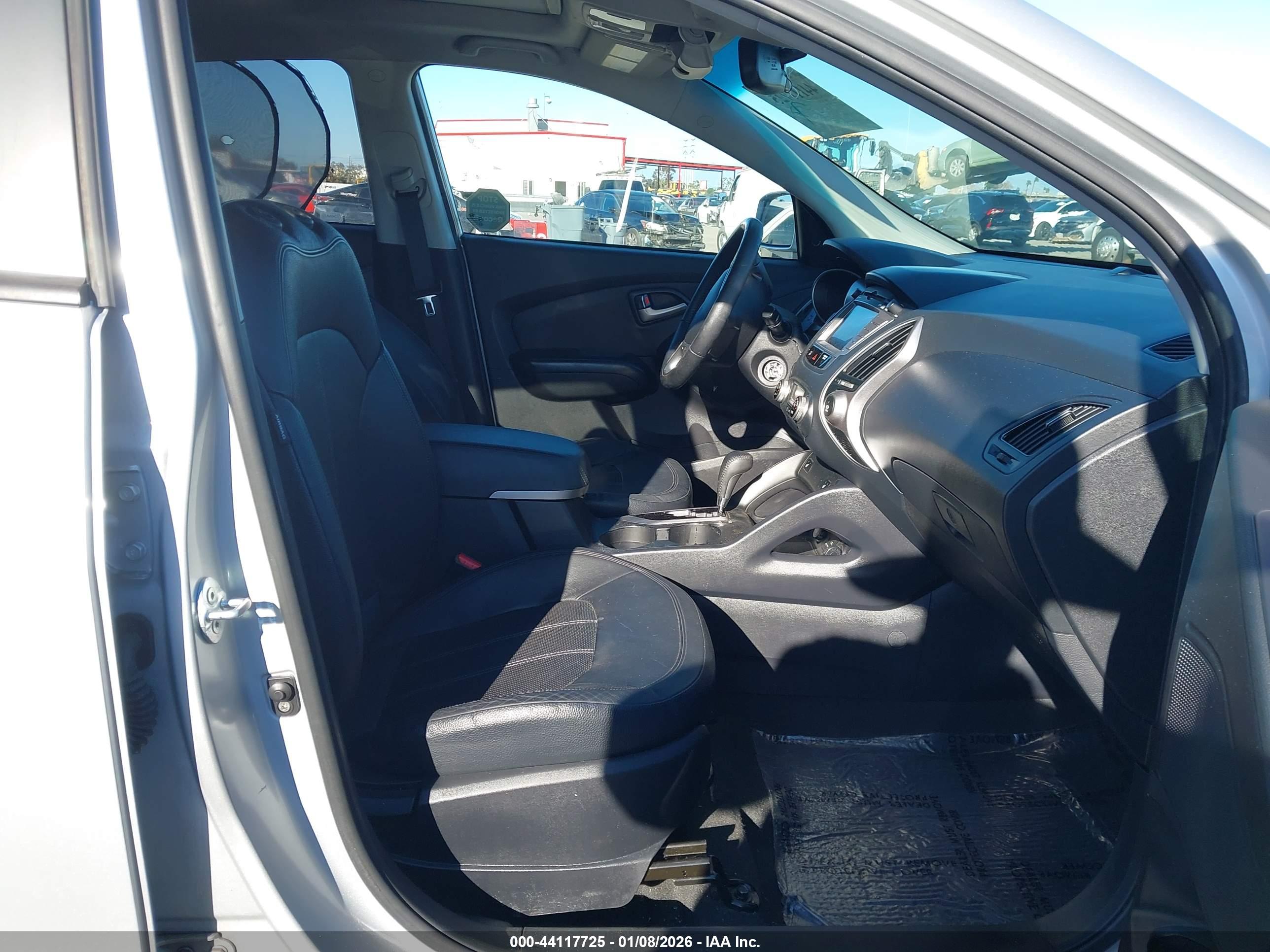 HYUNDAI TUCSON image 5