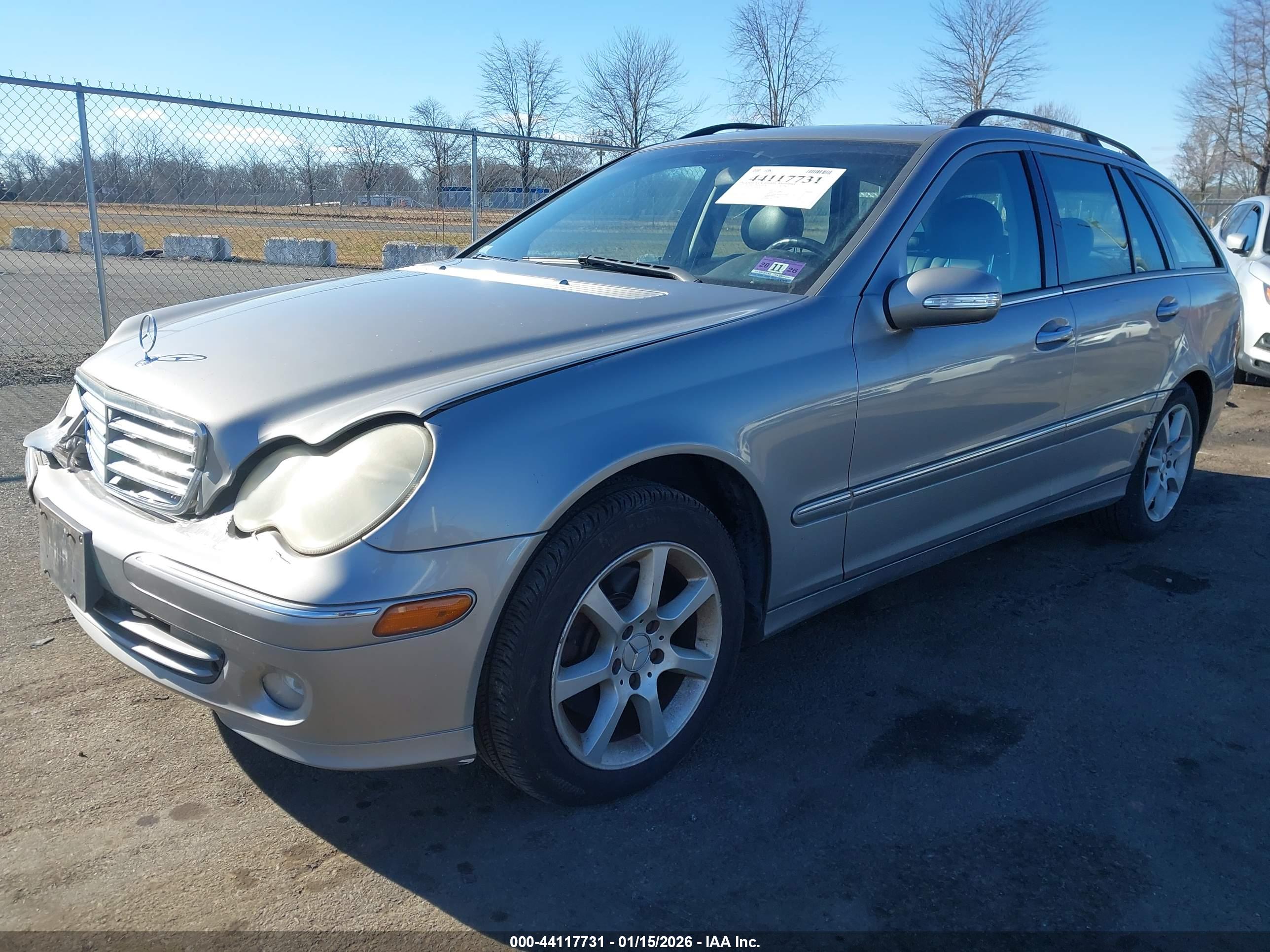 MERCEDES-BENZ C image 2