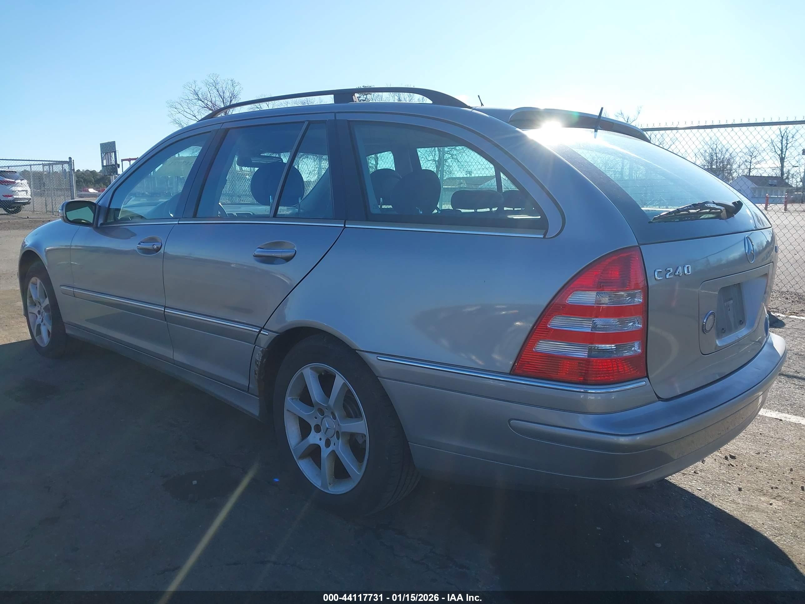 MERCEDES-BENZ C image 3