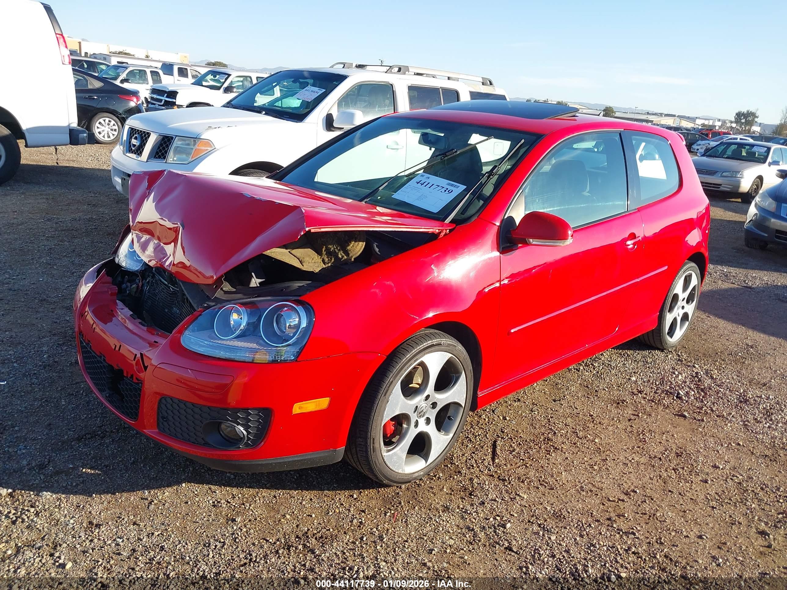 VOLKSWAGEN GTI image 2