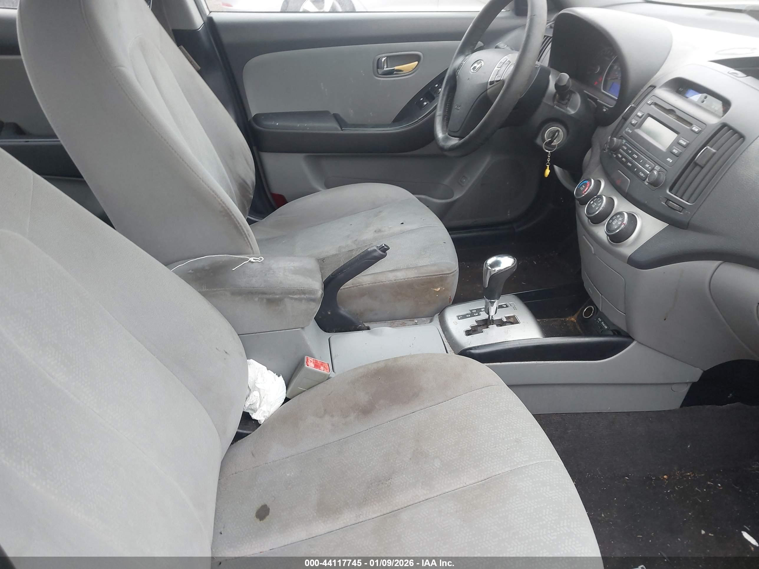HYUNDAI ELANTRA image 5