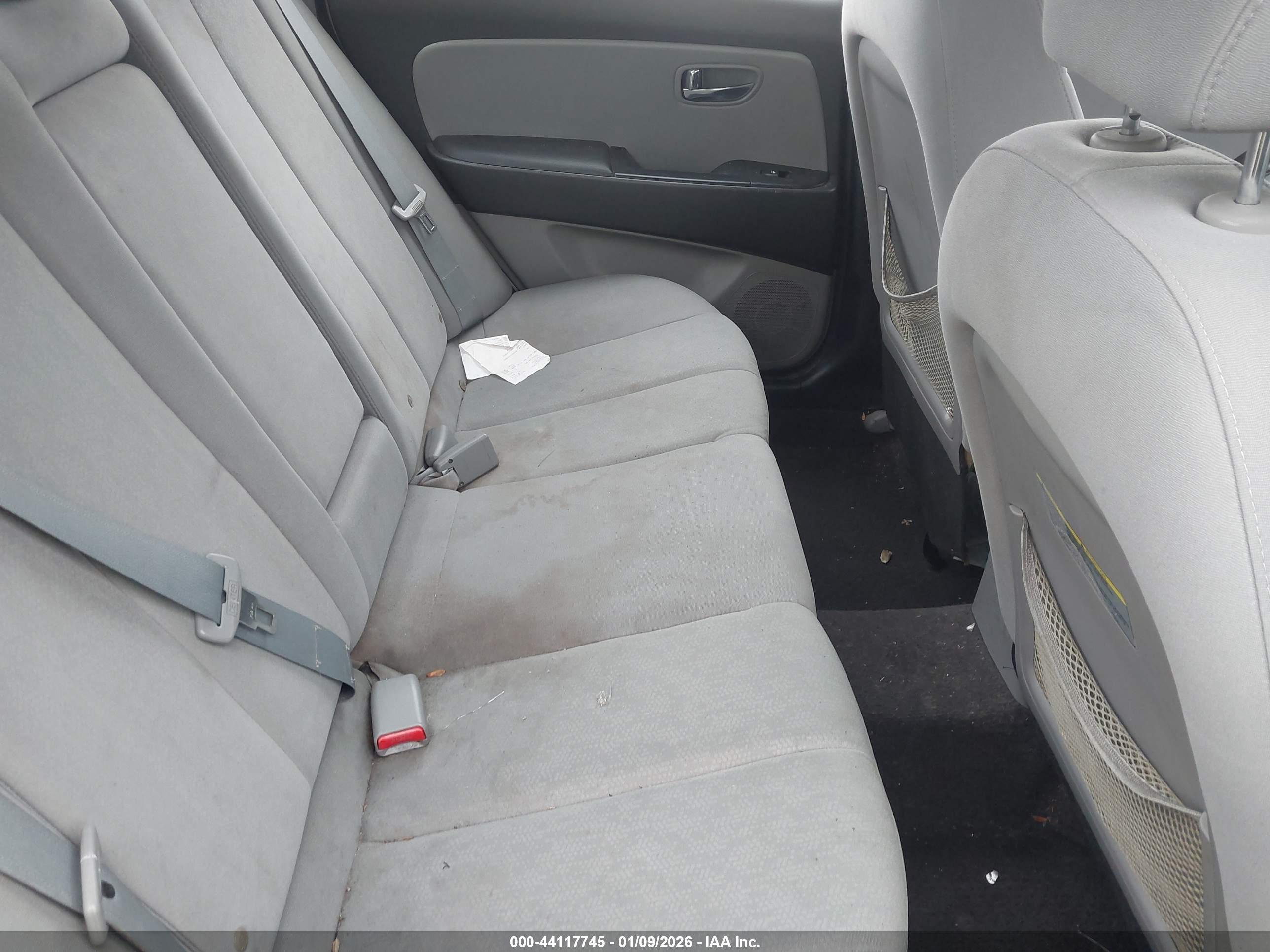 HYUNDAI ELANTRA image 8