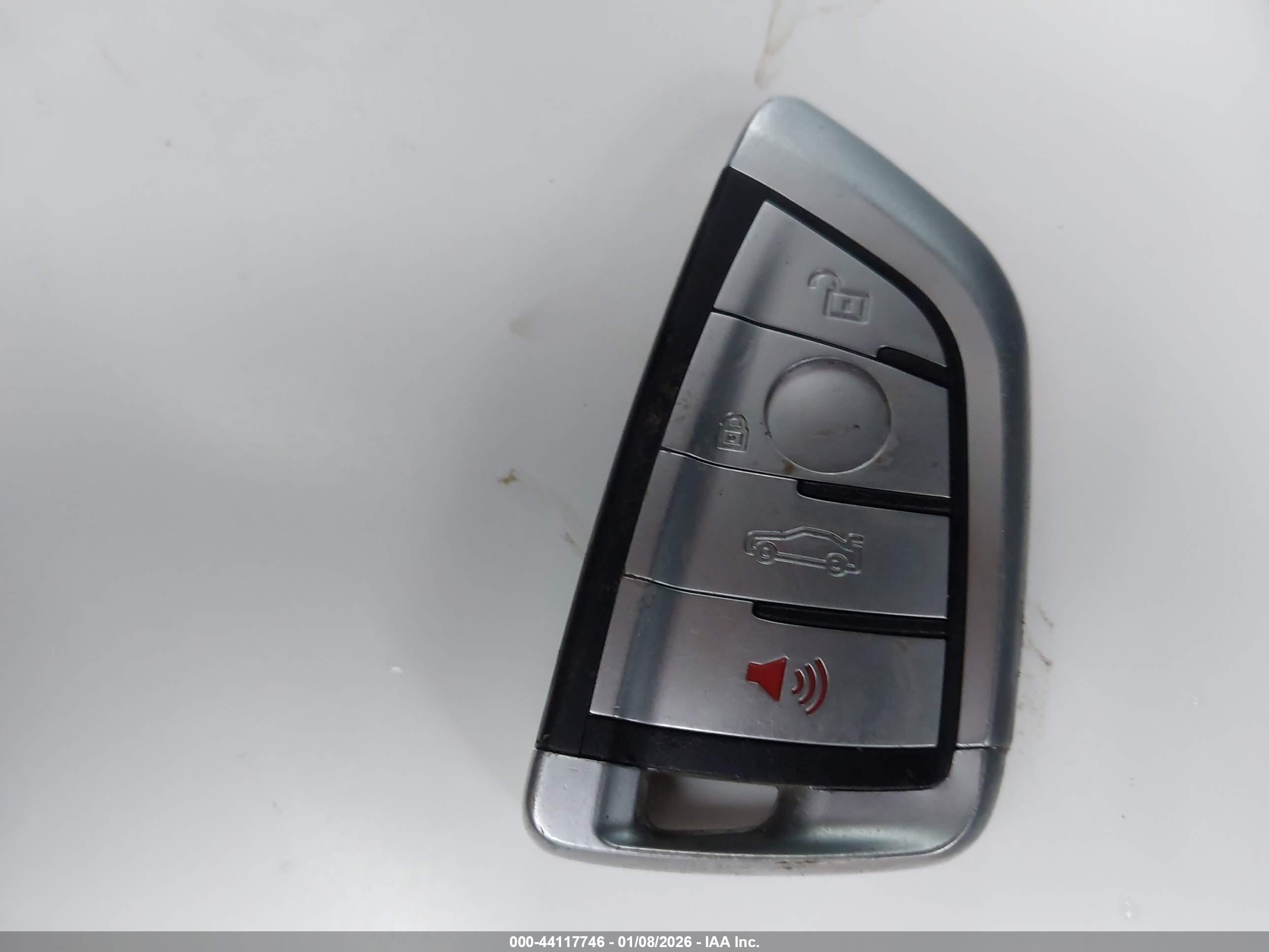 BMW 750I image 11