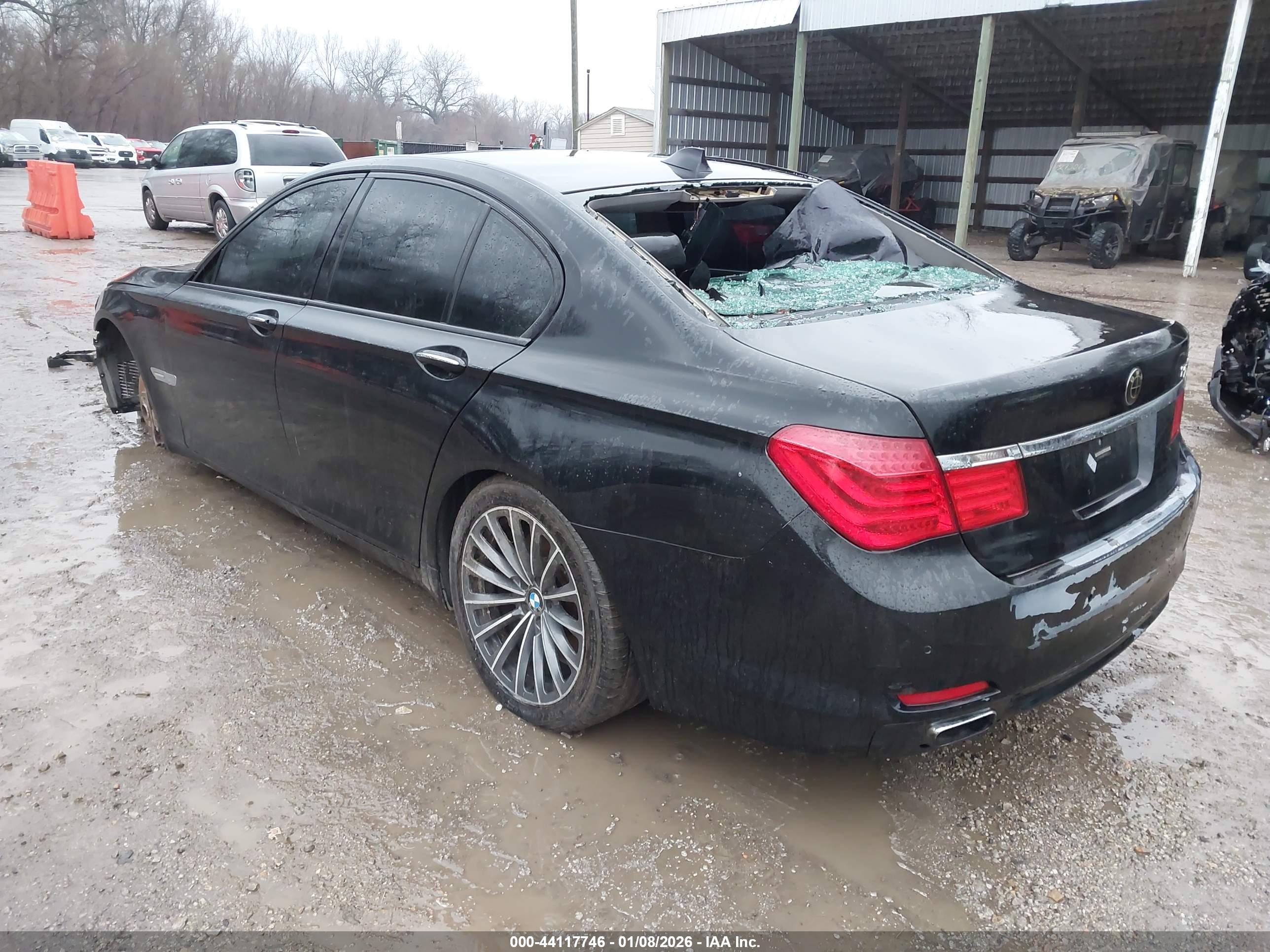 BMW 750I image 3