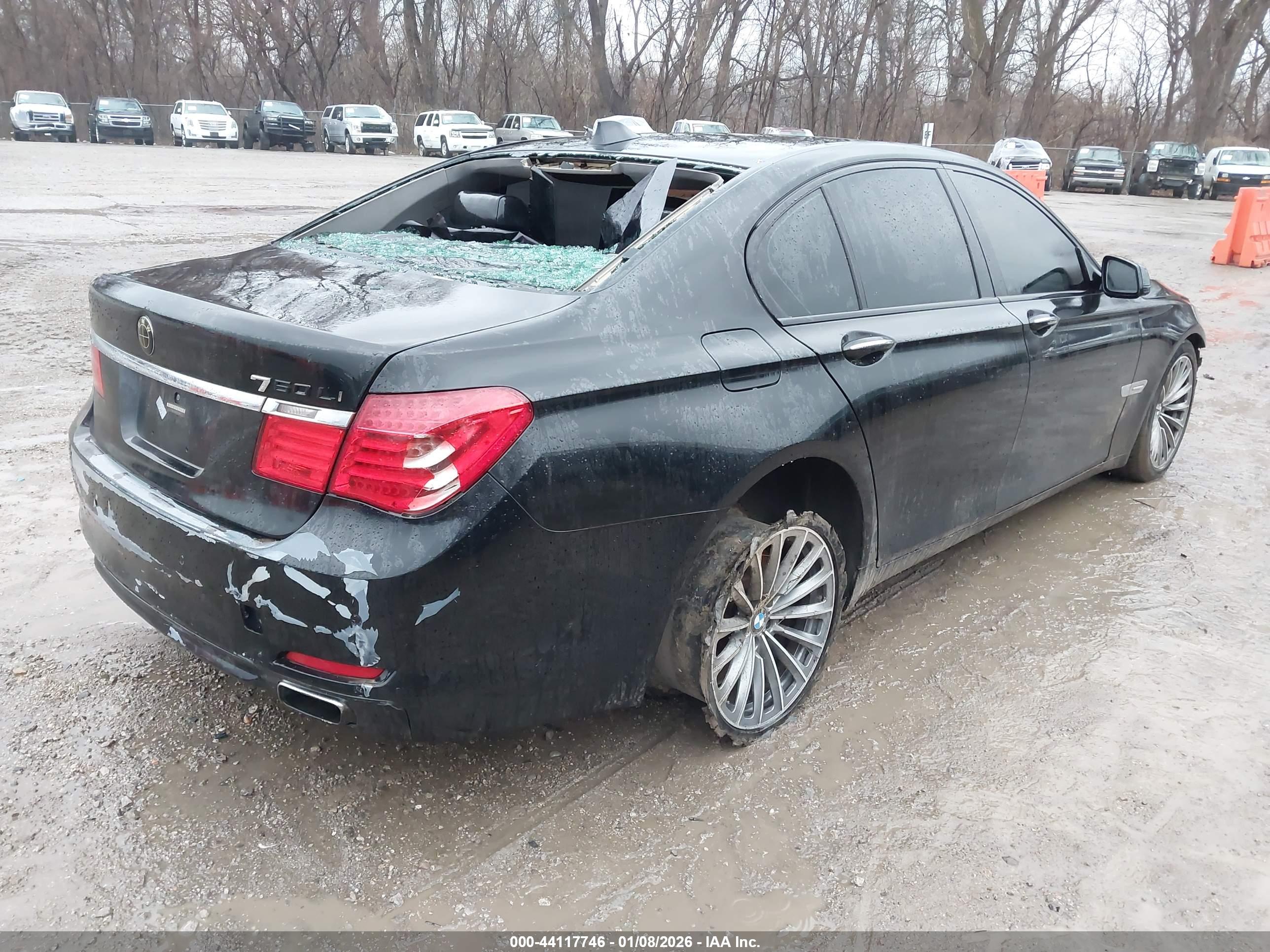 BMW 750I image 4