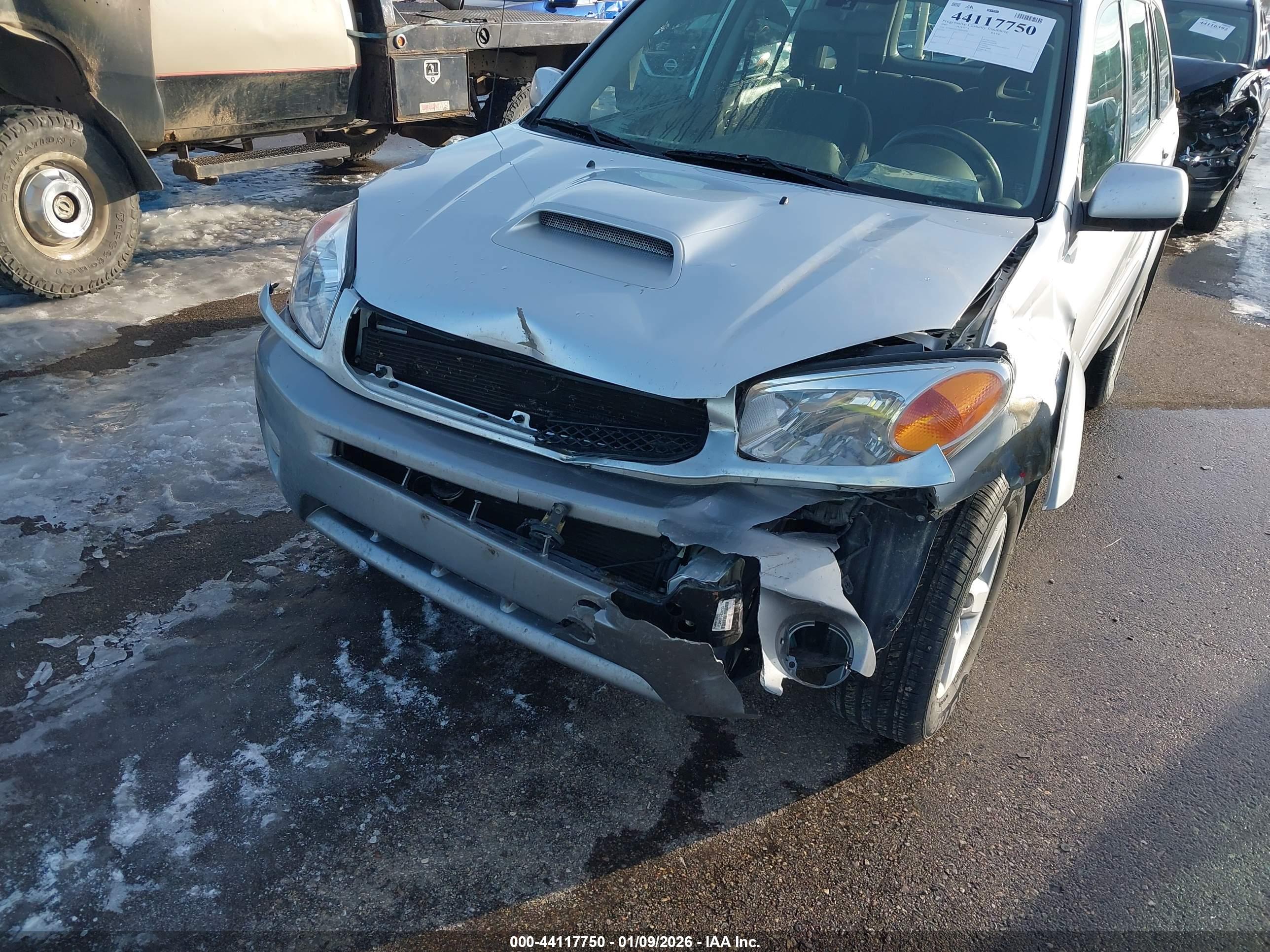 TOYOTA RAV4 image 6