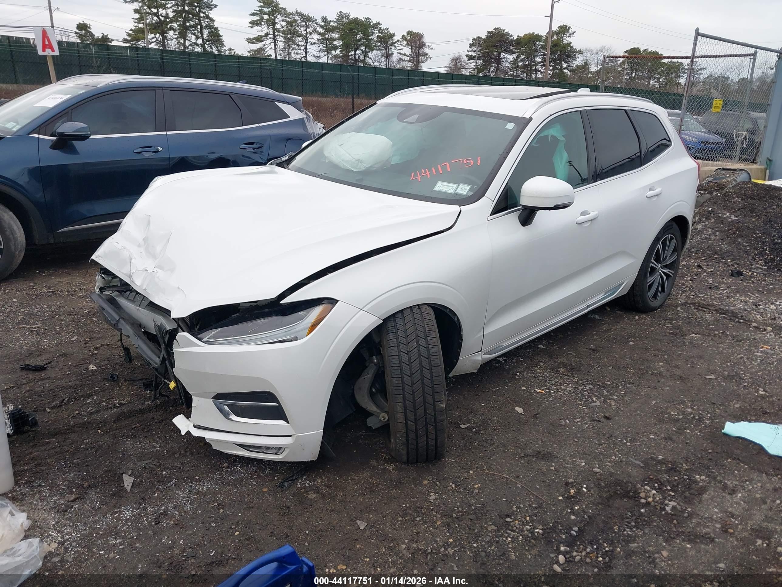 VOLVO XC60 image 2