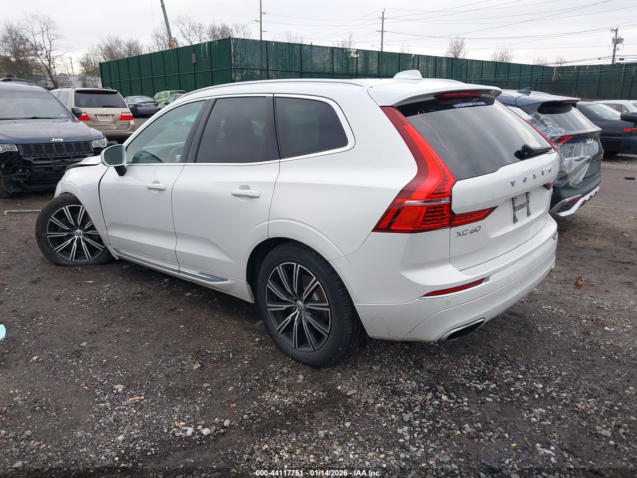 VOLVO XC60 image 3