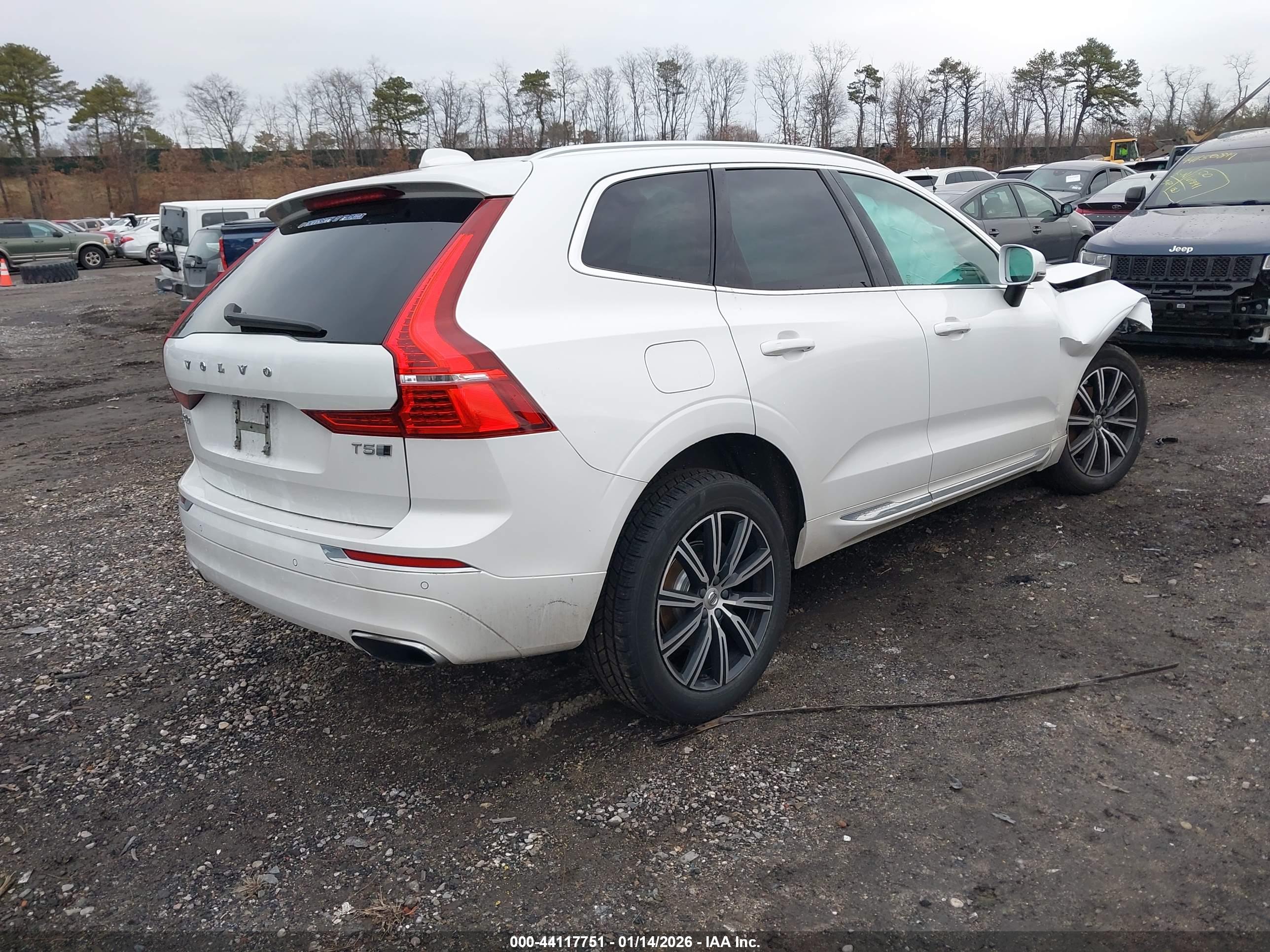 VOLVO XC60 image 4