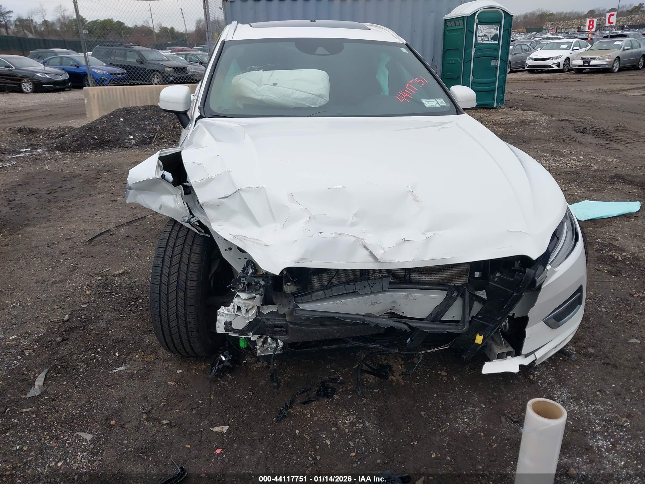 VOLVO XC60 image 6