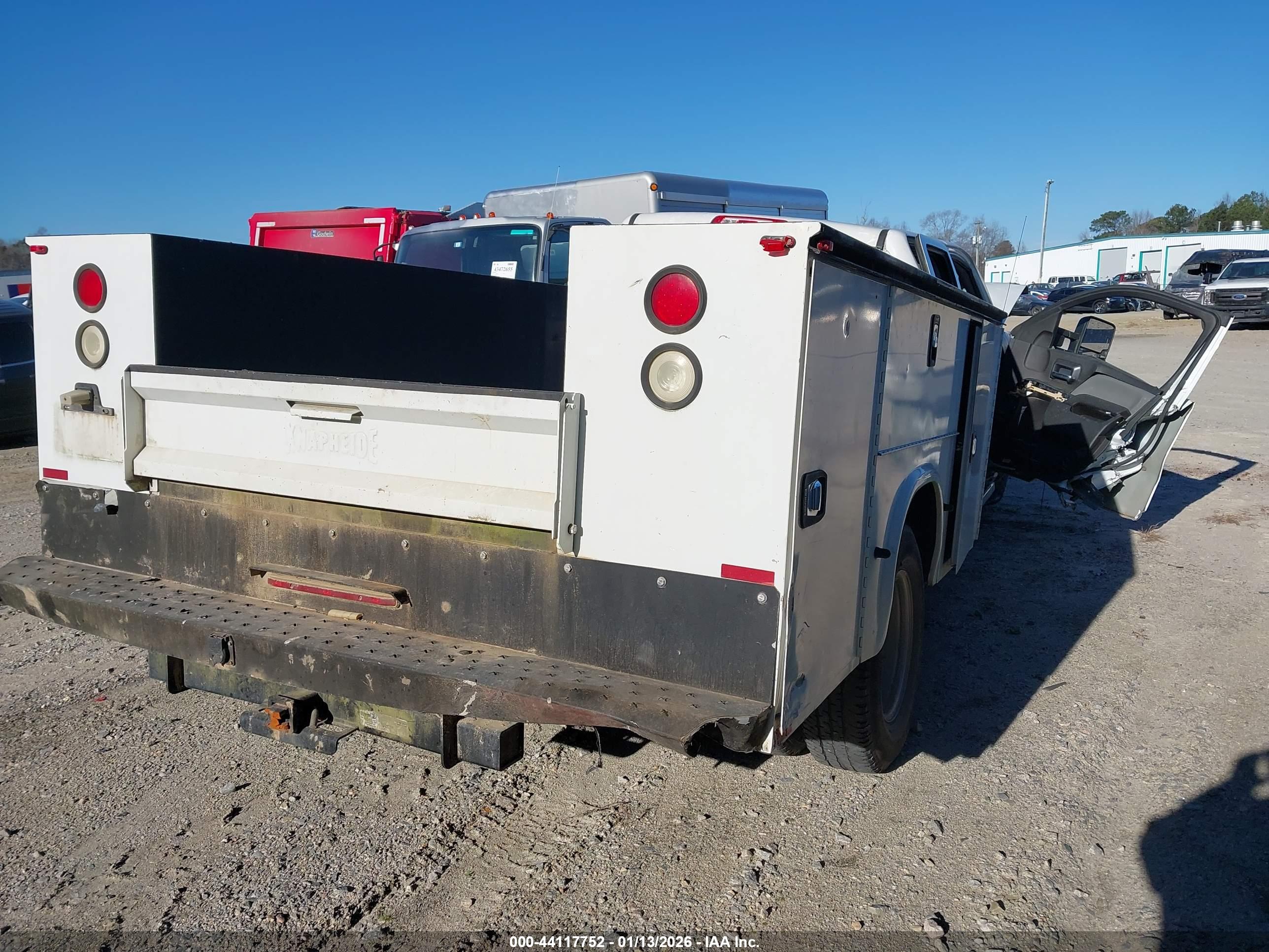 CHEVROLET SILVERADO image 4