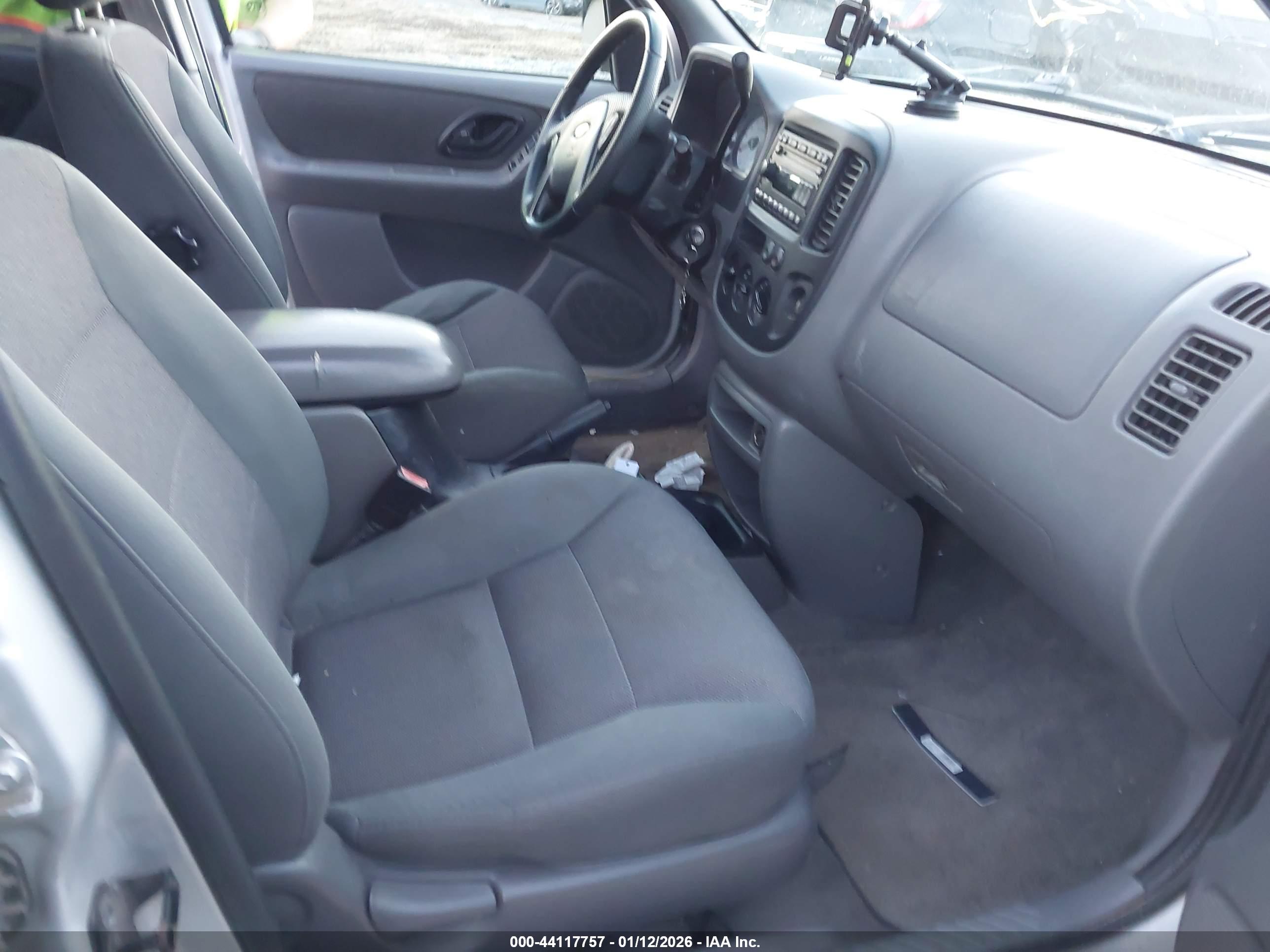 FORD ESCAPE image 5