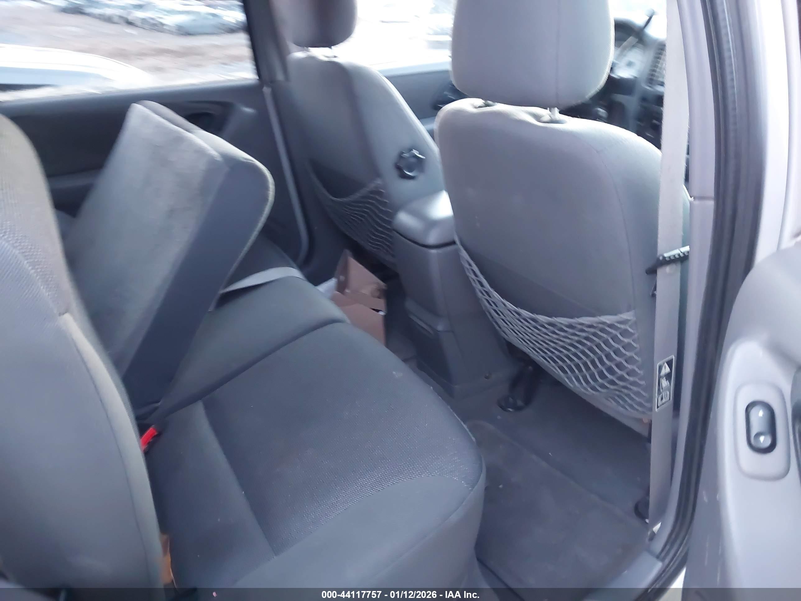 FORD ESCAPE image 8