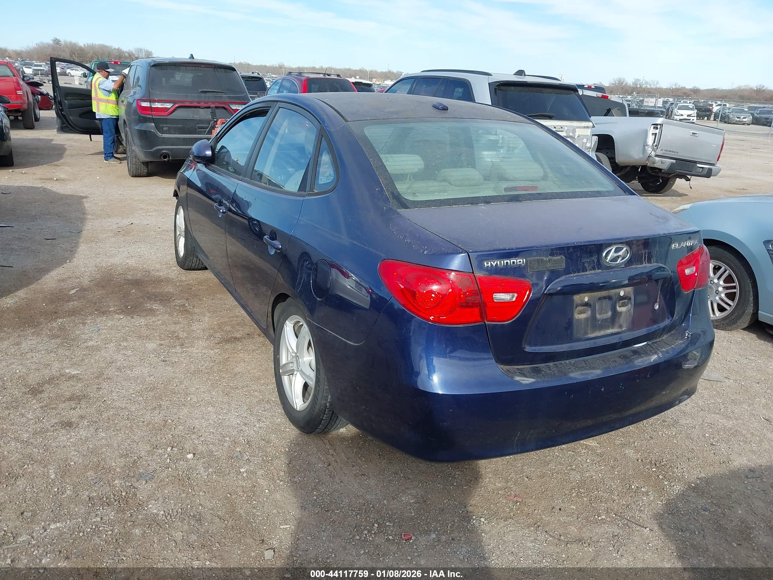 HYUNDAI ELANTRA image 3