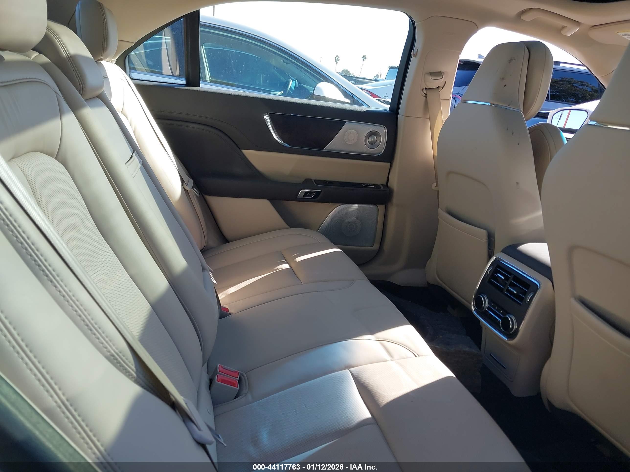 LINCOLN CONTINENTAL image 8