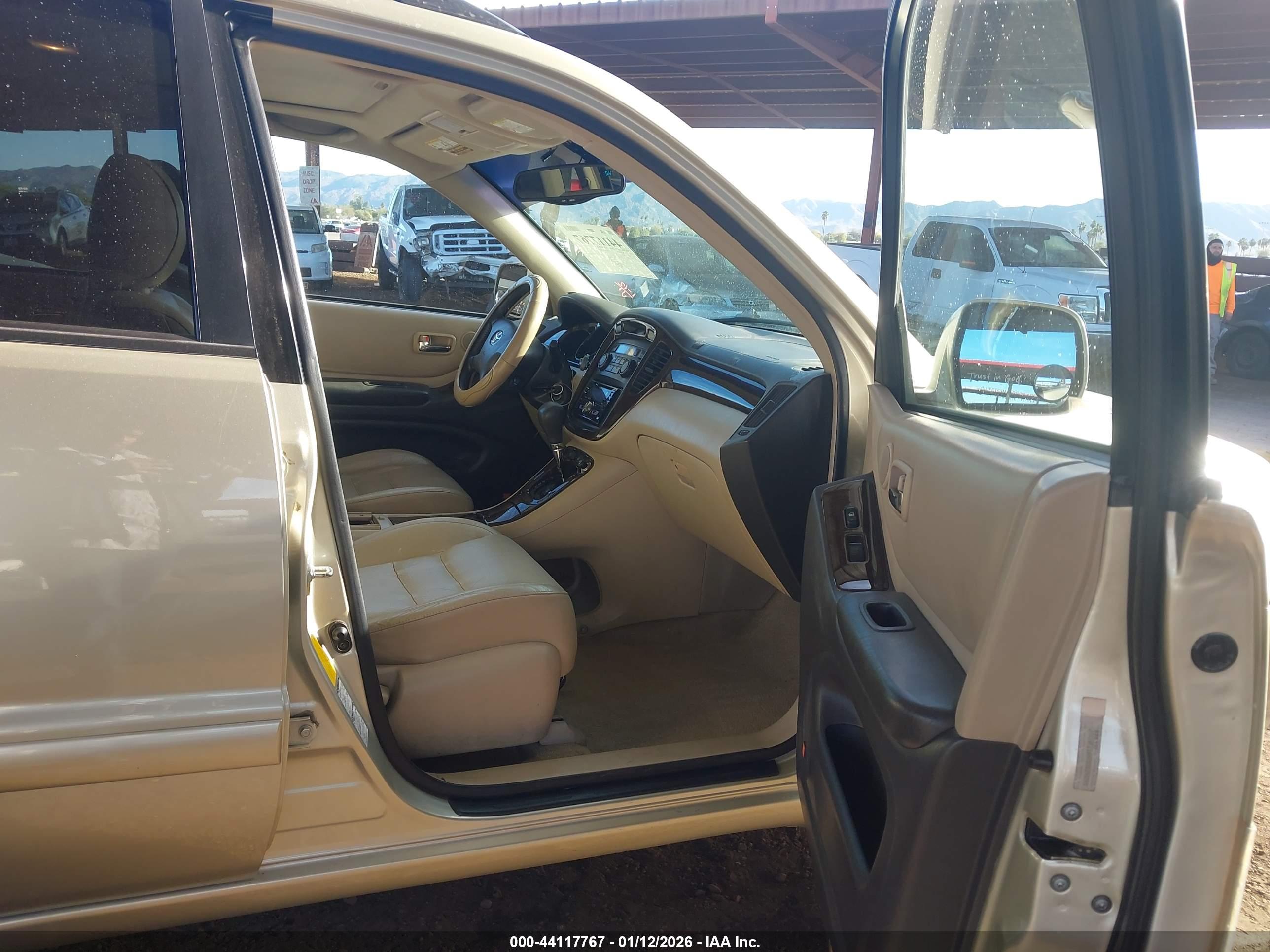 TOYOTA HIGHLANDER image 5