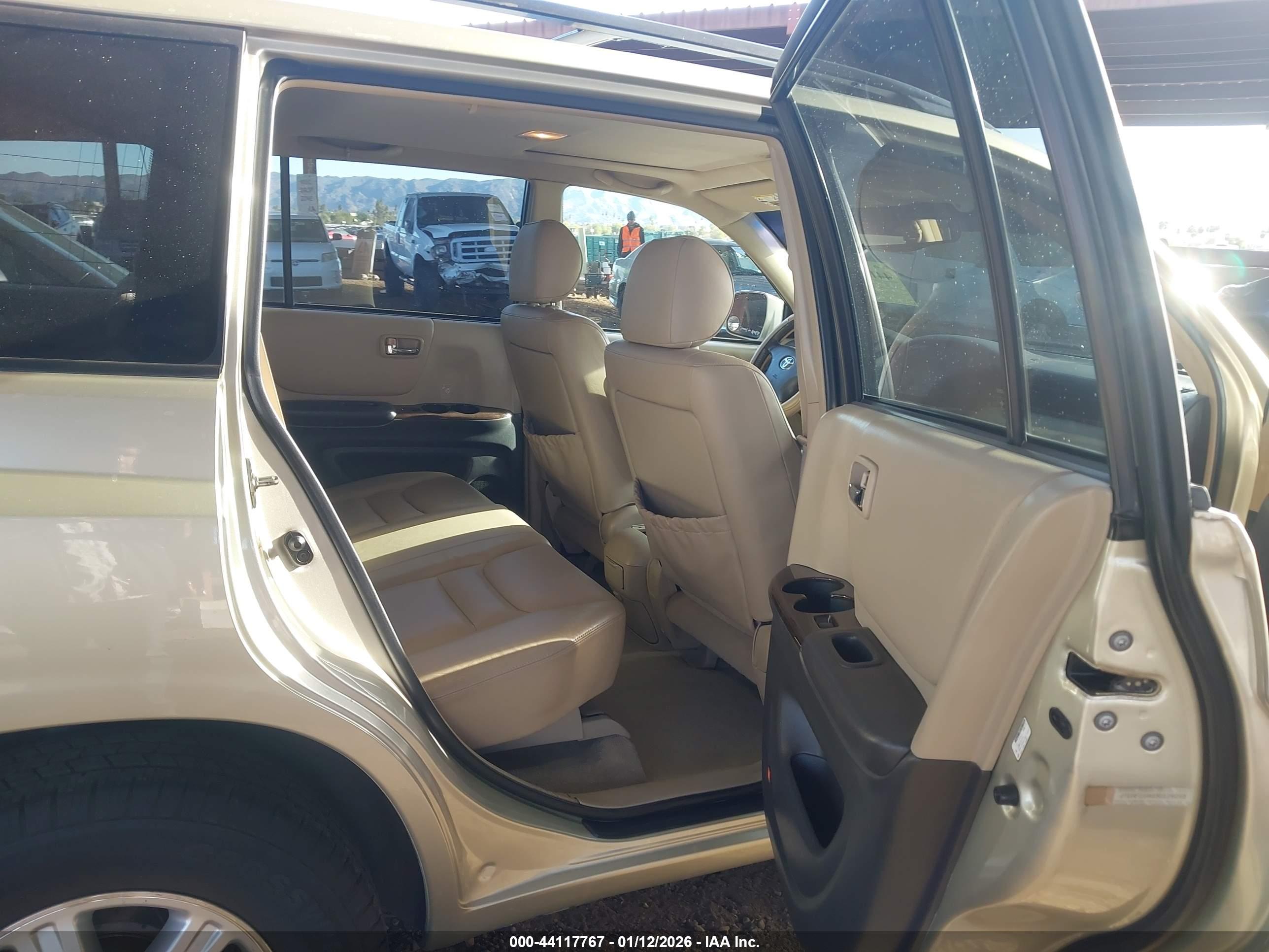 TOYOTA HIGHLANDER image 8