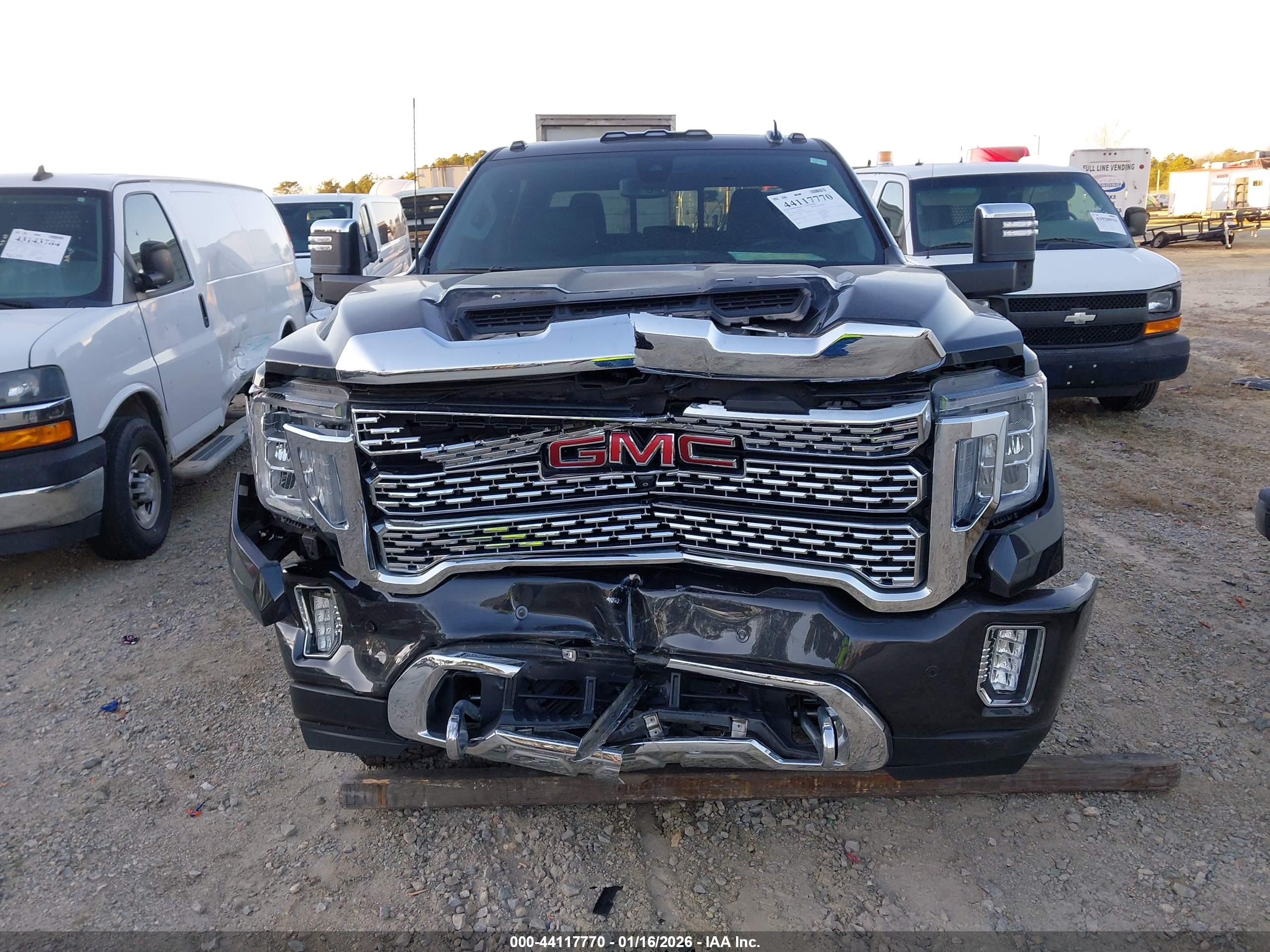 GMC SIERRA image 6