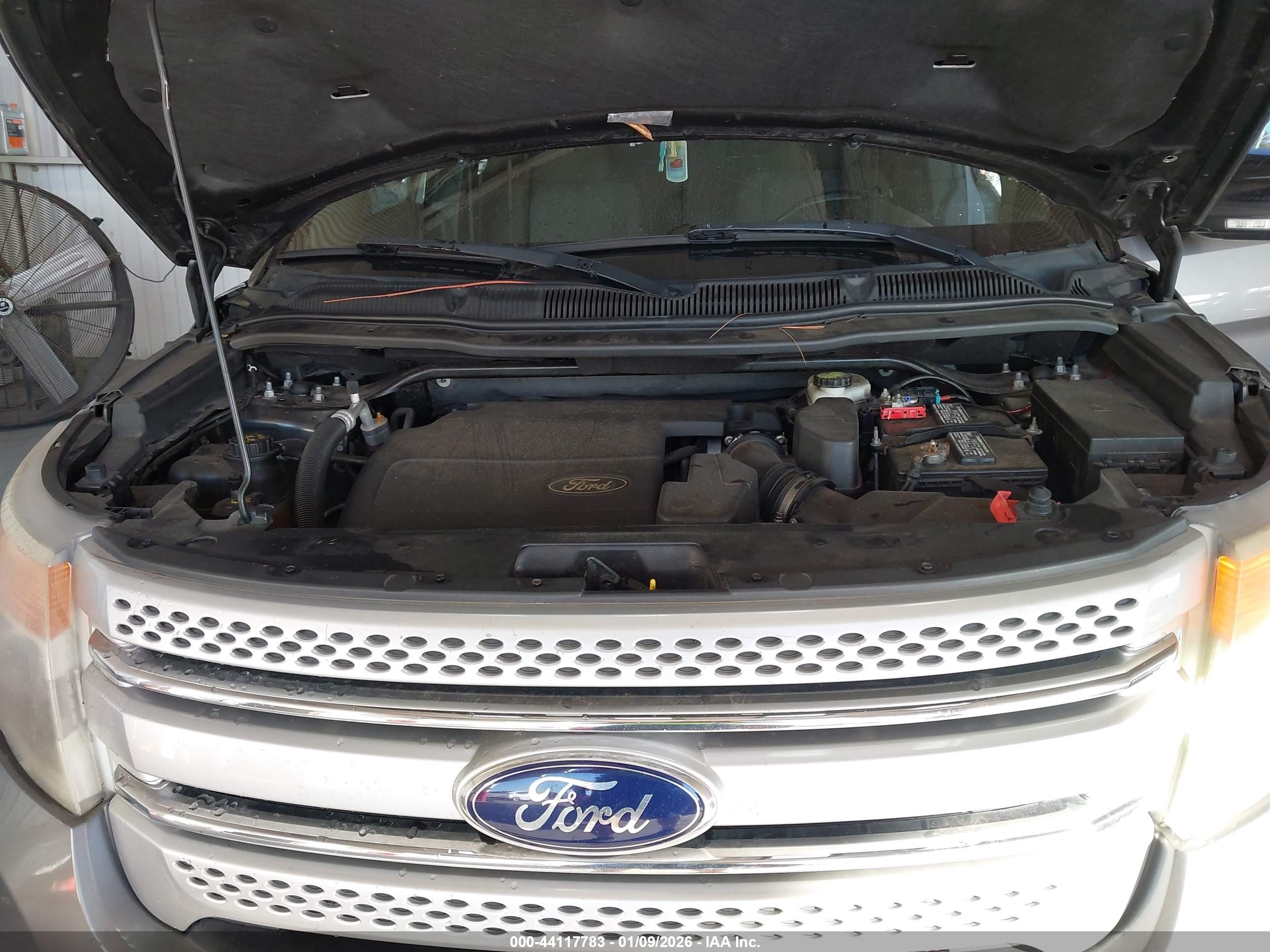 FORD EXPLORER image 10